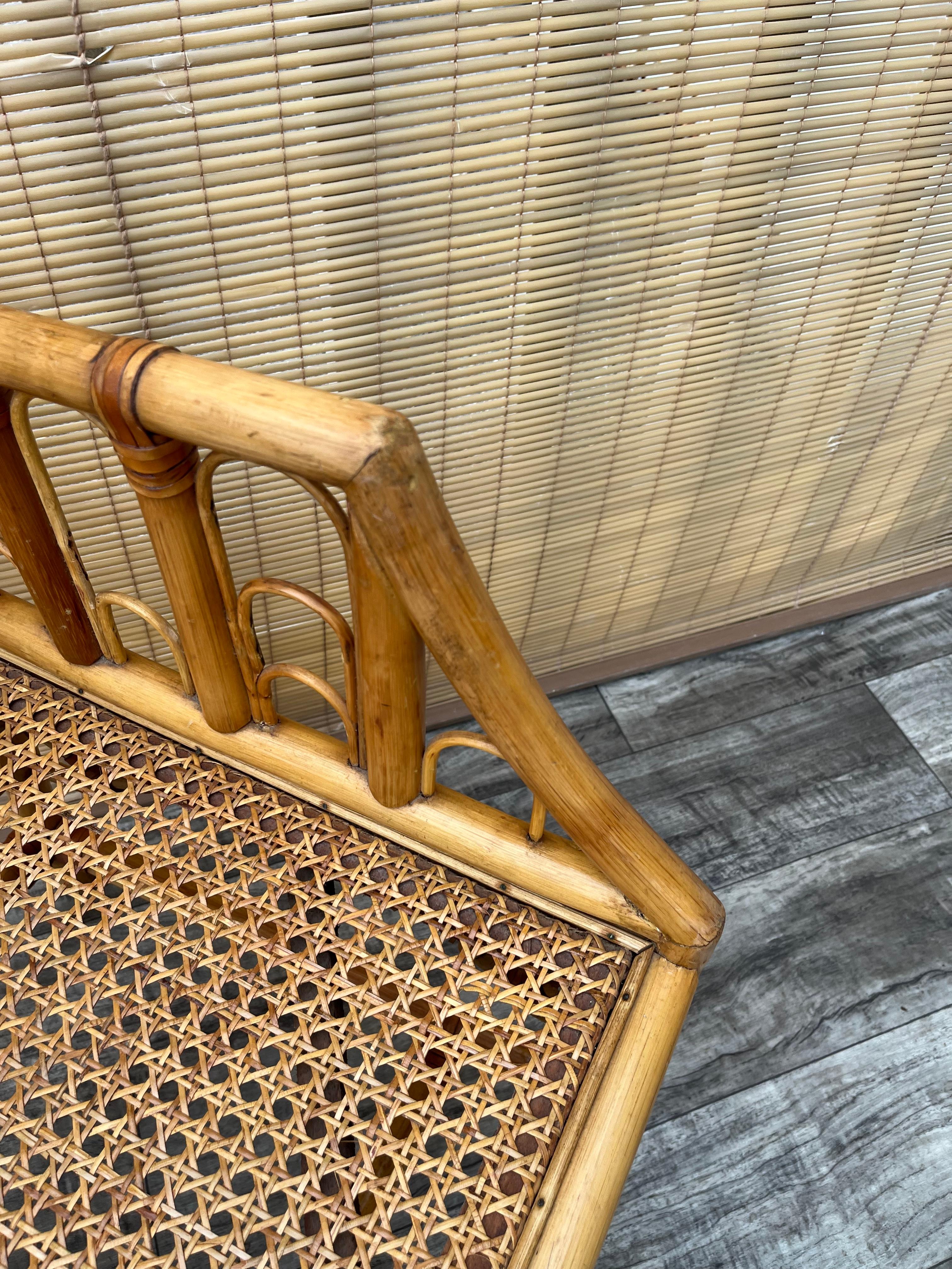 Chaise d'appoint vintage Chinoiserie Brighton Pavilion Style Cane. Circa 1980 en vente 5