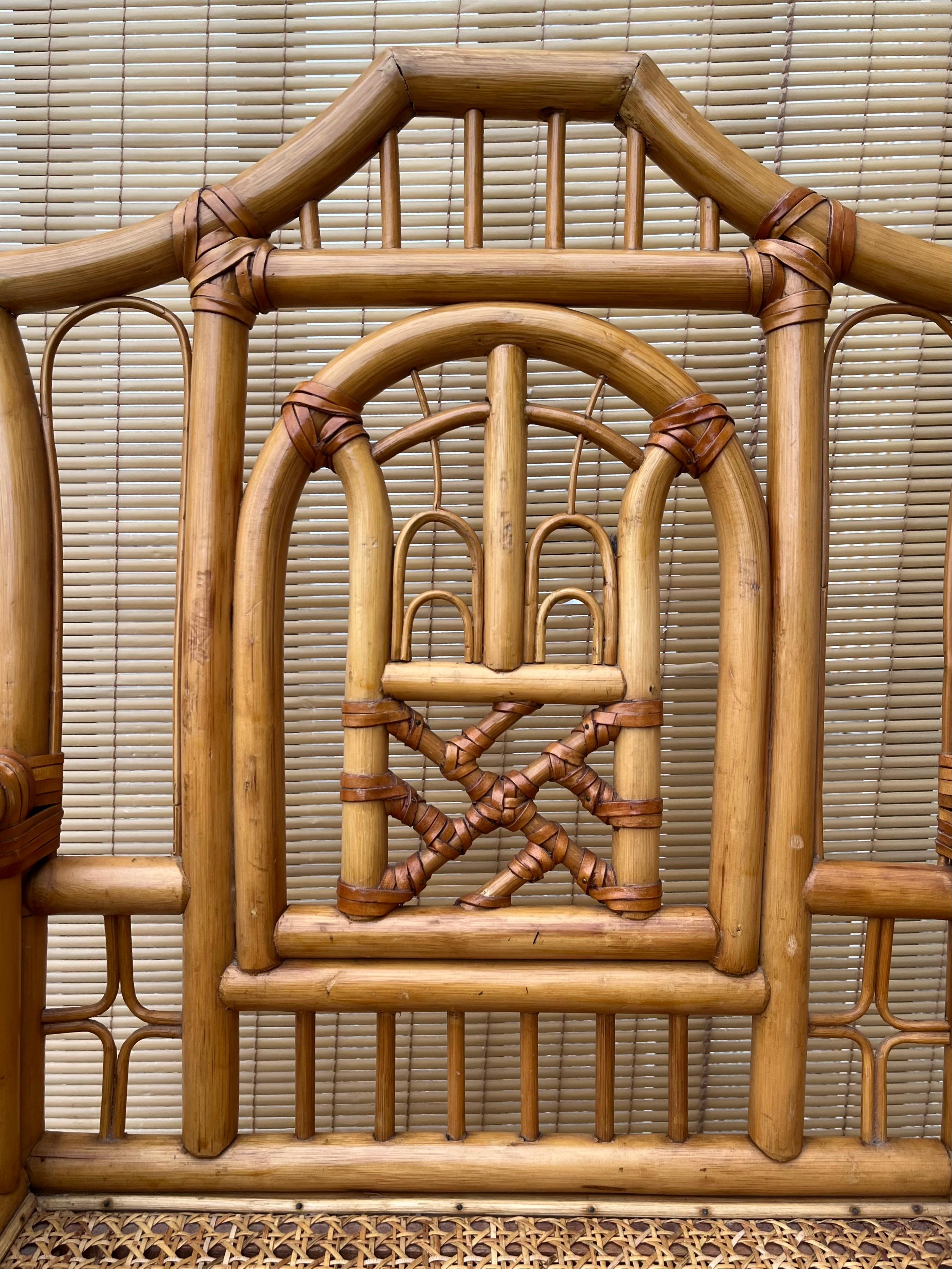 Chaise d'appoint vintage Chinoiserie Brighton Pavilion Style Cane. Circa 1980 en vente 7