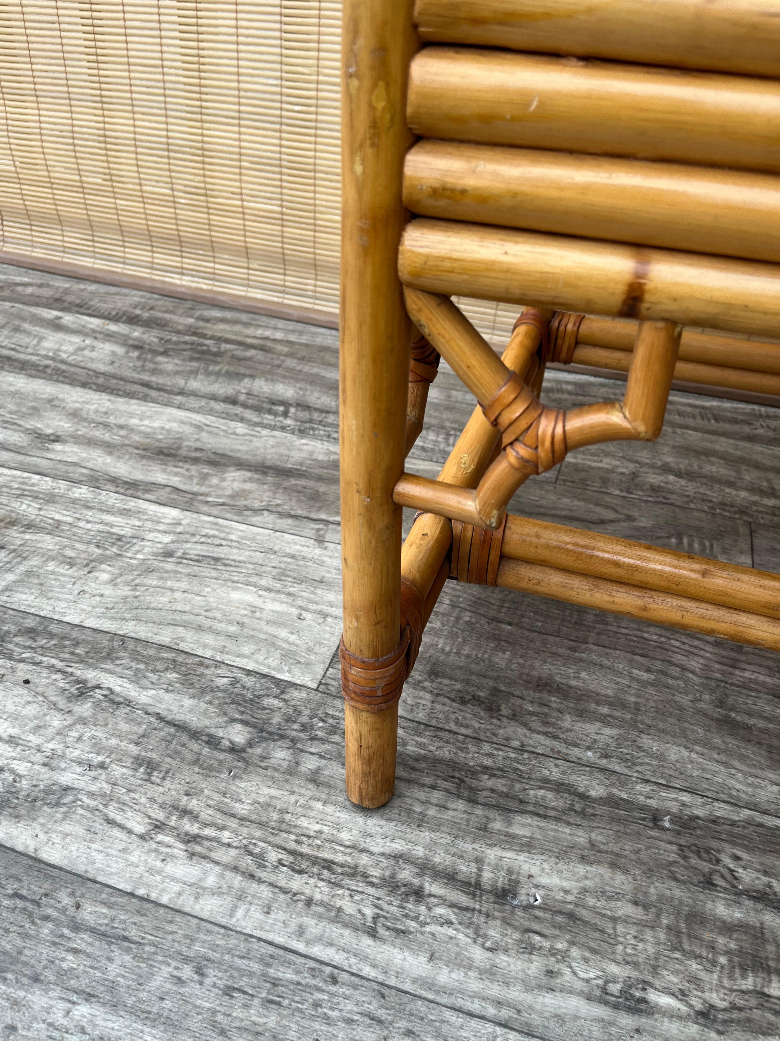 Chaise d'appoint vintage Chinoiserie Brighton Pavilion Style Cane. Circa 1980 en vente 10