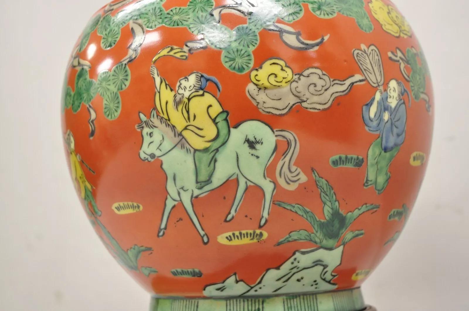 Sconosciuto Lampada da tavolo in porcellana bulbosa Chinoiserie d'epoca con figure orientali dipinte in vendita