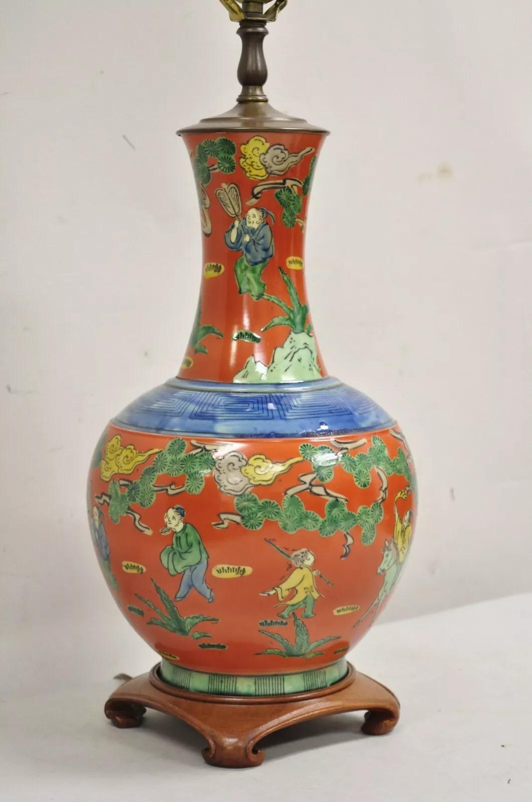XX secolo Lampada da tavolo in porcellana bulbosa Chinoiserie d'epoca con figure orientali dipinte in vendita