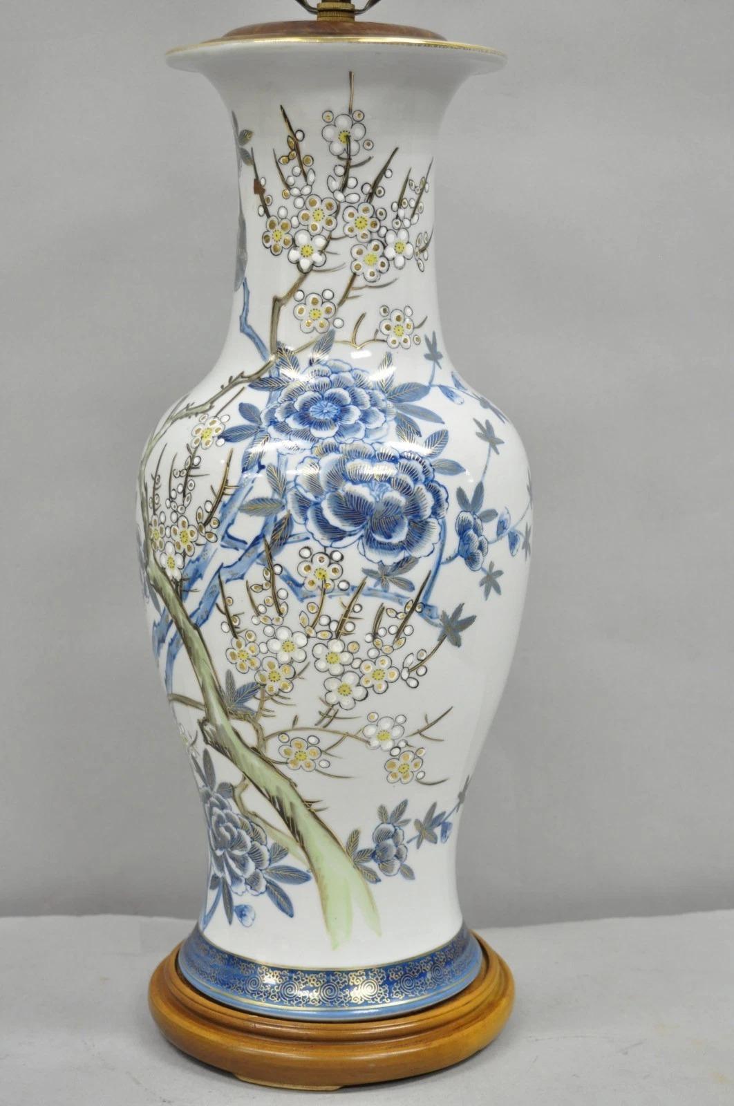 Unknown Vintage Chinoiserie Chinese Blue Flower Porcelain Jardiniere Vase Table Lamp For Sale