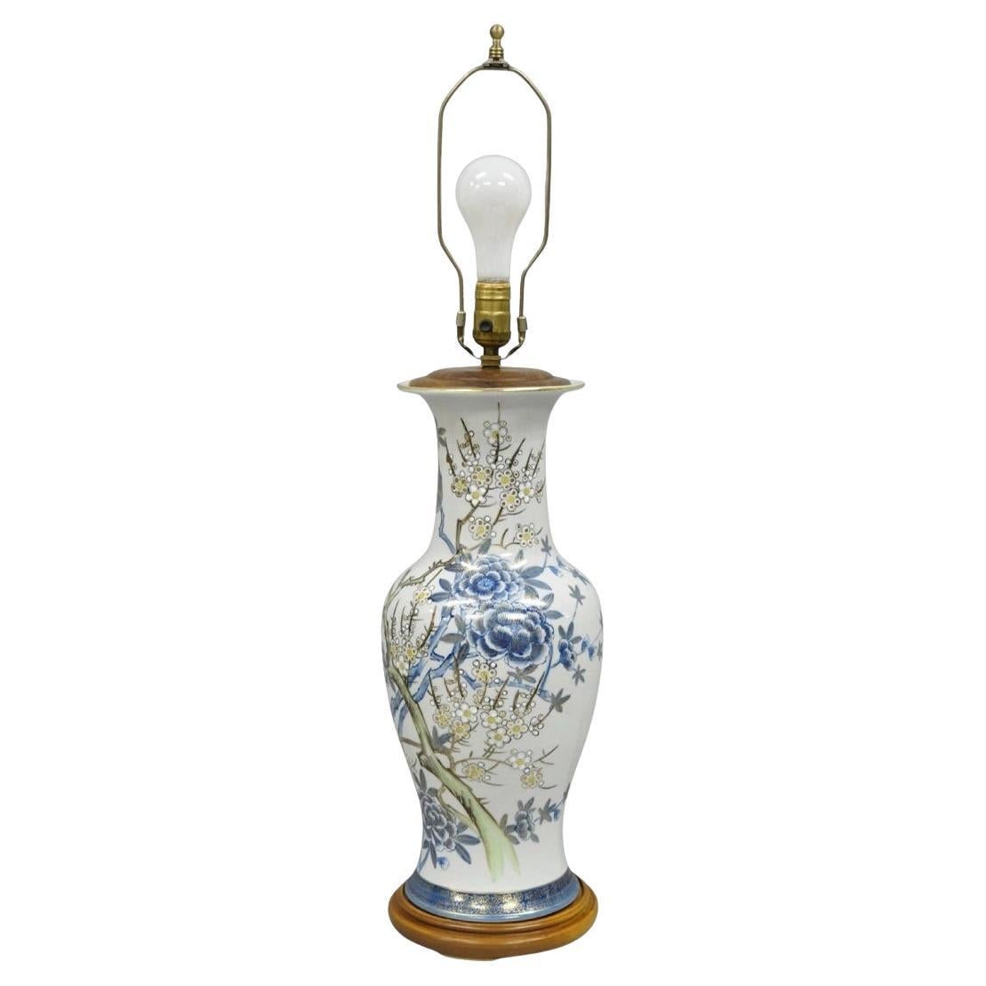 Vintage Chinoiserie Chinese Blue Flower Porcelain Jardiniere Vase Table Lamp
