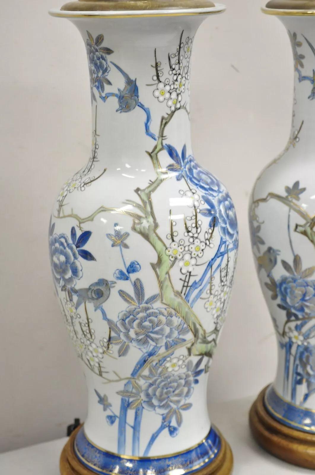 Chinoiseries Paire de lampes de bureau vintage Jardinière en porcelaine bleue de style chinoiseries en vente