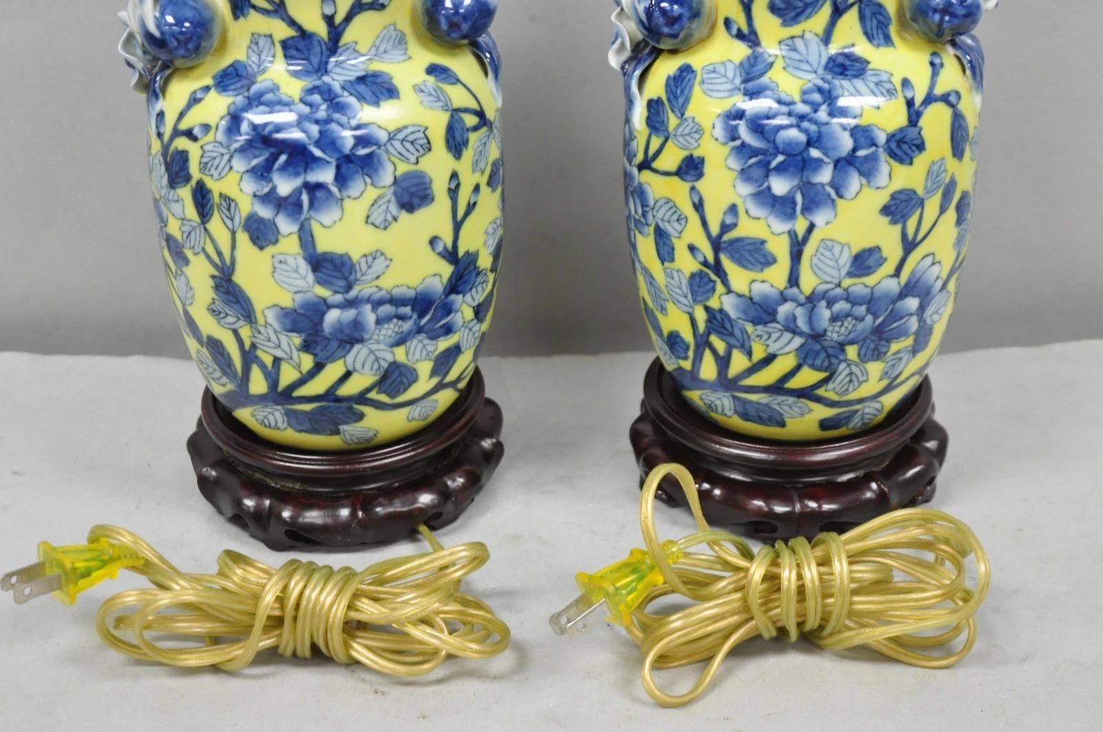 Vintage Chinoiserie Chinese Blue & Yellow Flower Small Porcelain Table Lamp Pair For Sale 7