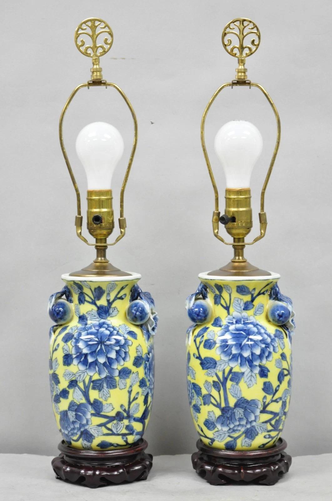 Vintage Chinoiserie Chinese Blue & Yellow Flower Small Porcelain Table Lamp Pair For Sale 9