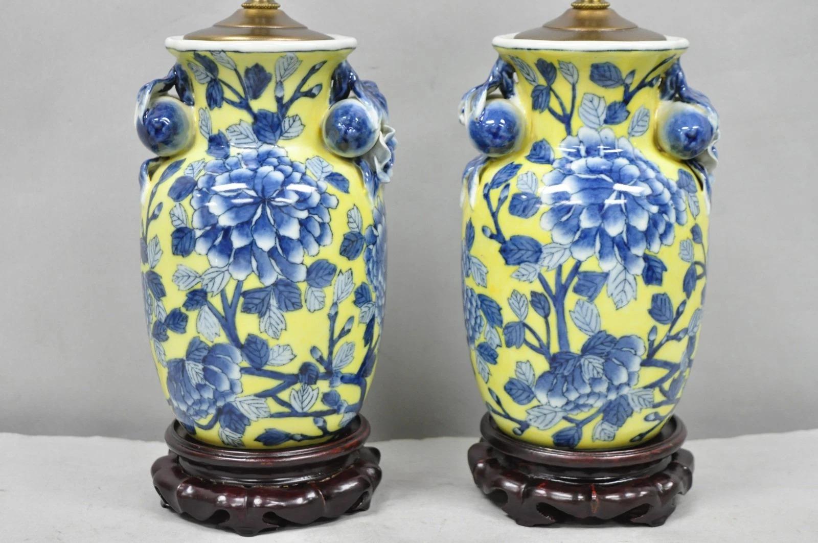 Vintage Chinoiserie Chinese Blue & Yellow Flower Small Porcelain Table Lamp Pair In Good Condition For Sale In Philadelphia, PA