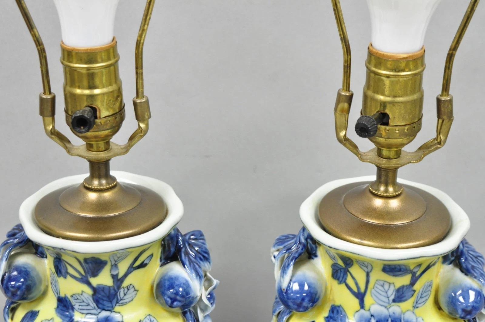 Vintage Chinoiserie Chinese Blue & Yellow Flower Small Porcelain Table Lamp Pair For Sale 4