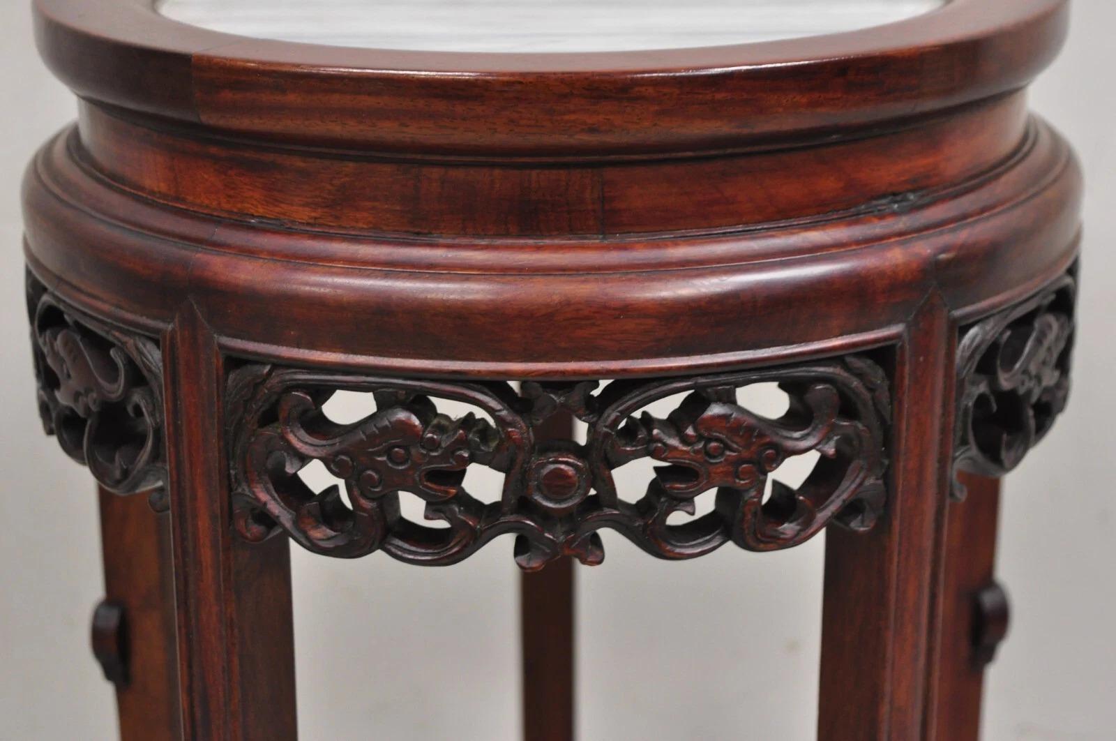 Vintage Chinoiserie Chinesisch geschnitzt Hartholz Marmor Top Pedestal Plant Stand im Zustand „Gut“ im Angebot in Philadelphia, PA