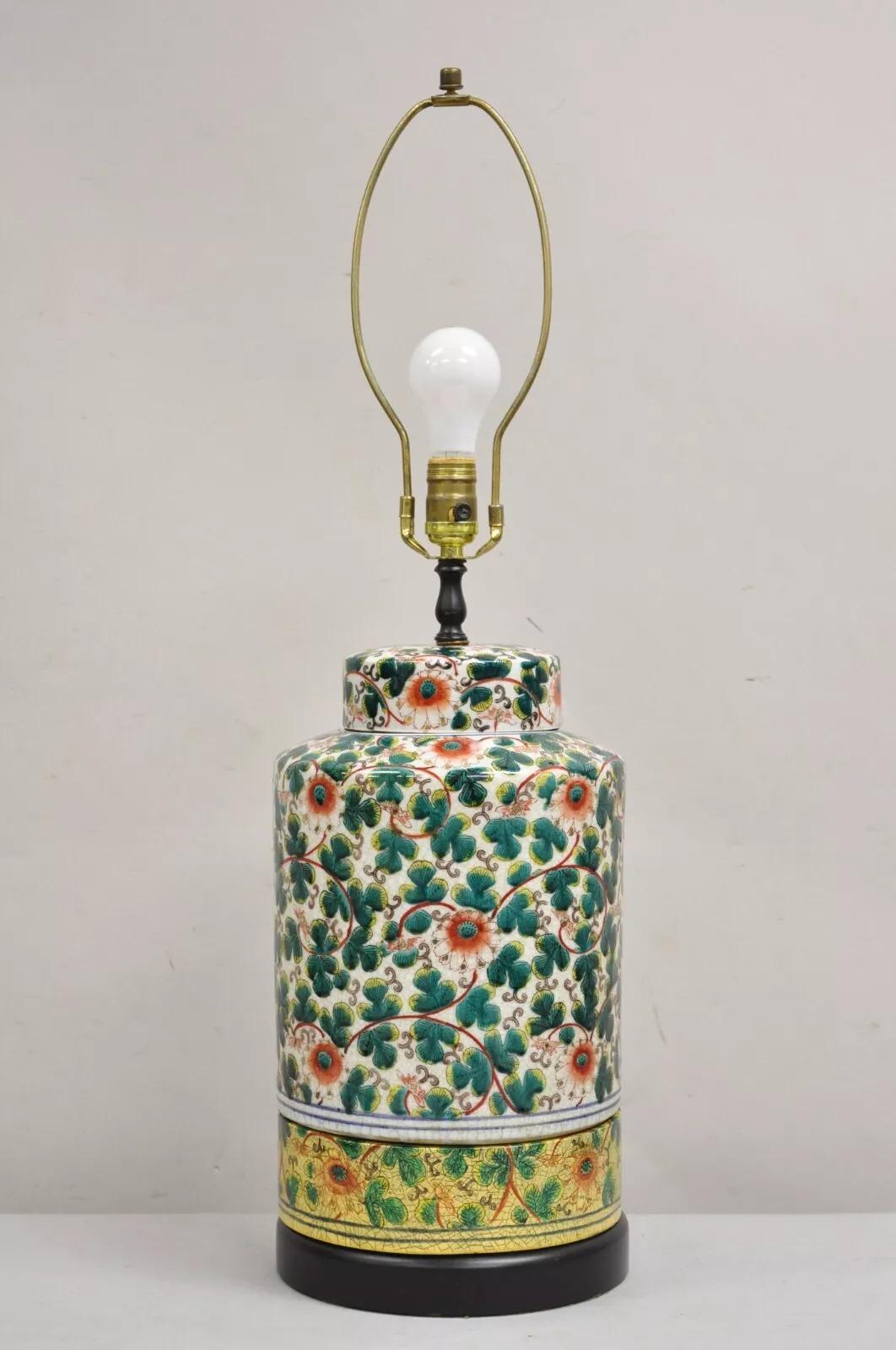 Lampada da tavolo orientale d'epoca a cineseria cinese con vaso di zenzero e fiore verde dipinto in vendita 2