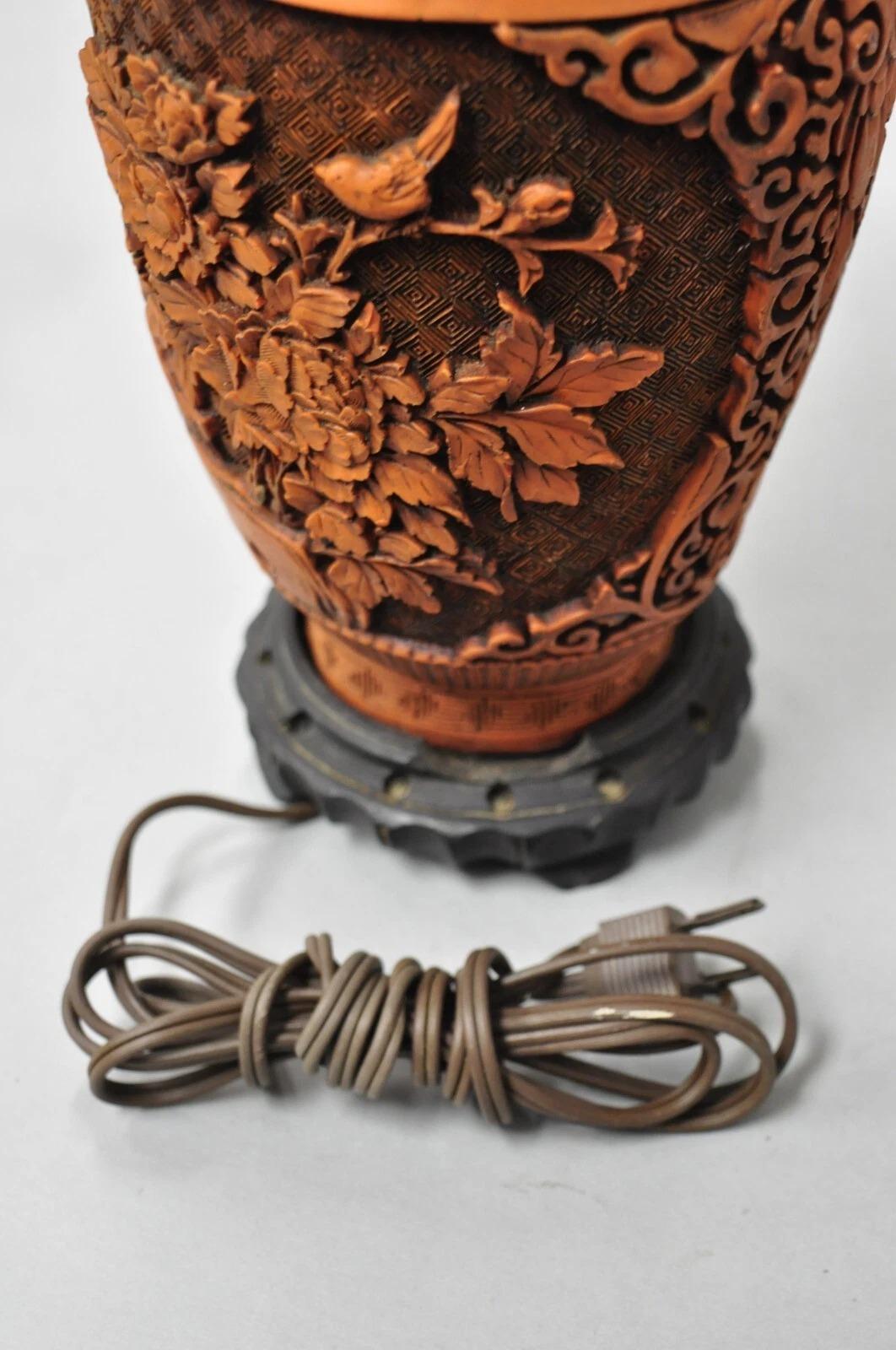 Lampada da tavolo Chinoiserie cinese arancione intagliata in cinabro in vendita 3
