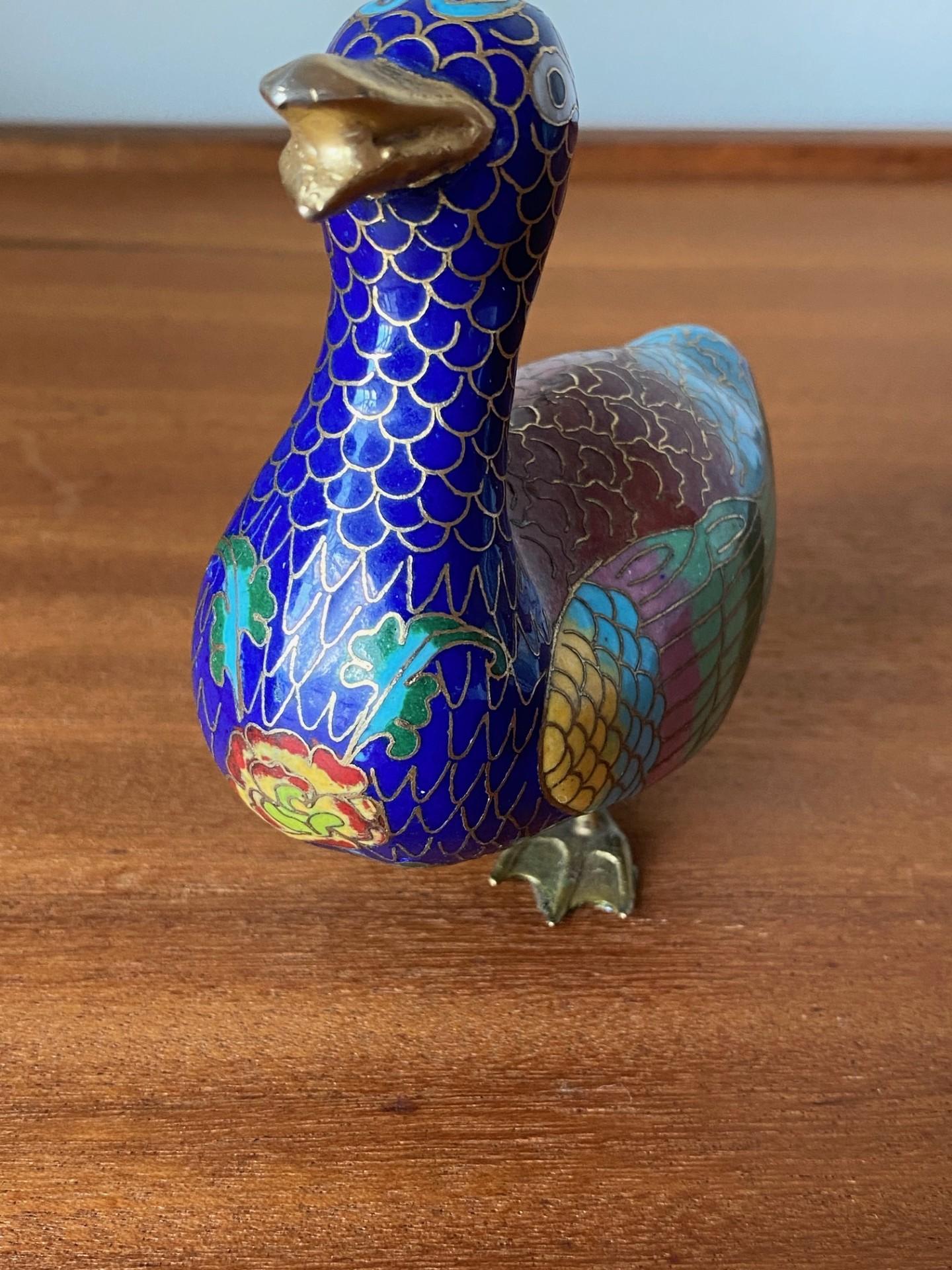 Figura de pato vintage de cloisonné Chinoiserie mediados del siglo XX