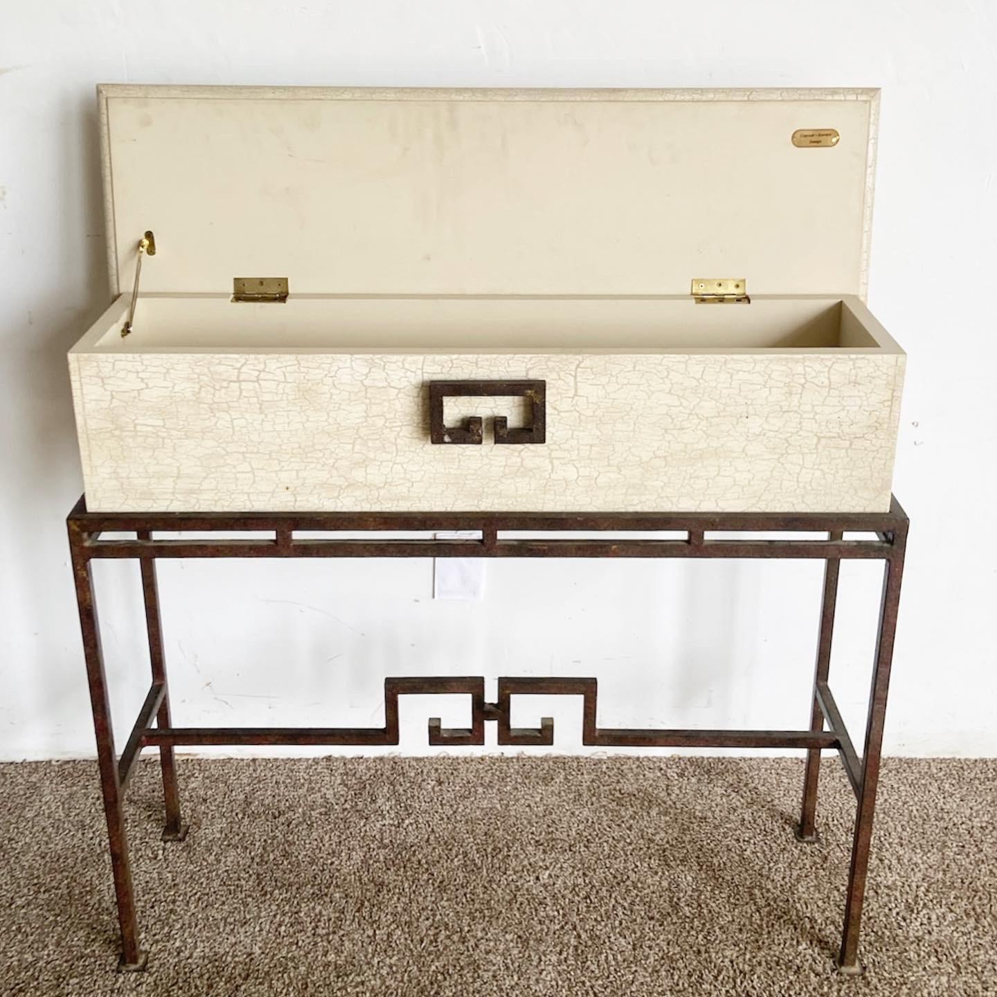 Vintage Chinoiserie Console Table/Storage Chest In Good Condition For Sale In Delray Beach, FL