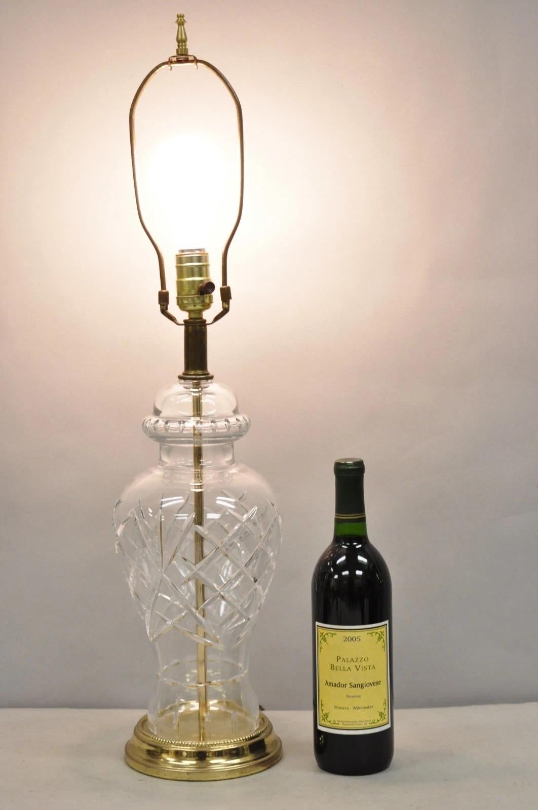 Vintage Chinoiserie Cut Crystal Glass Ginger Jar Brass Oriental Table Lamp. Circa Late 20th Century. Measurements: 28
