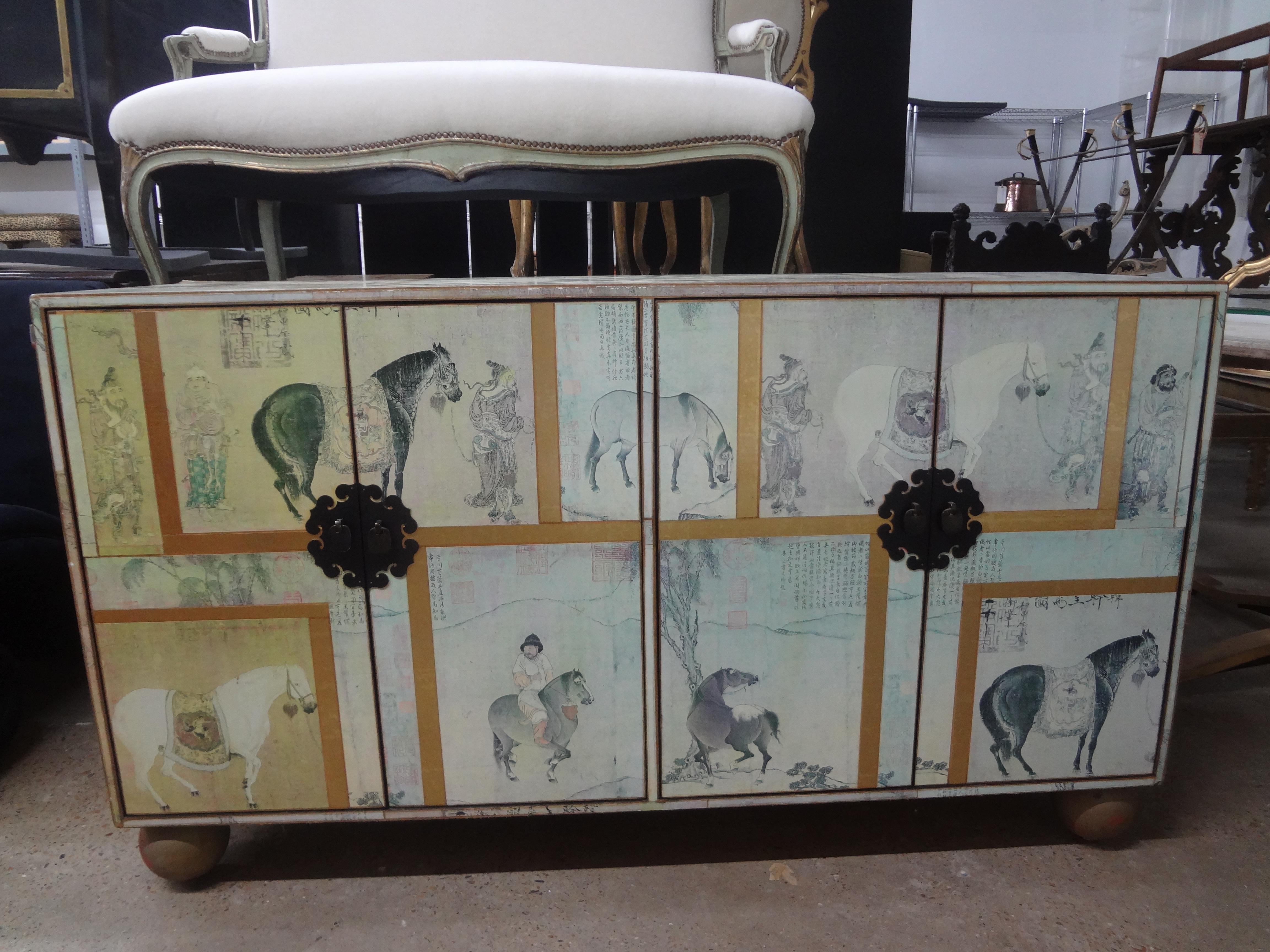 Vintage Chinoiserie Découpage Credenza In Good Condition In Houston, TX