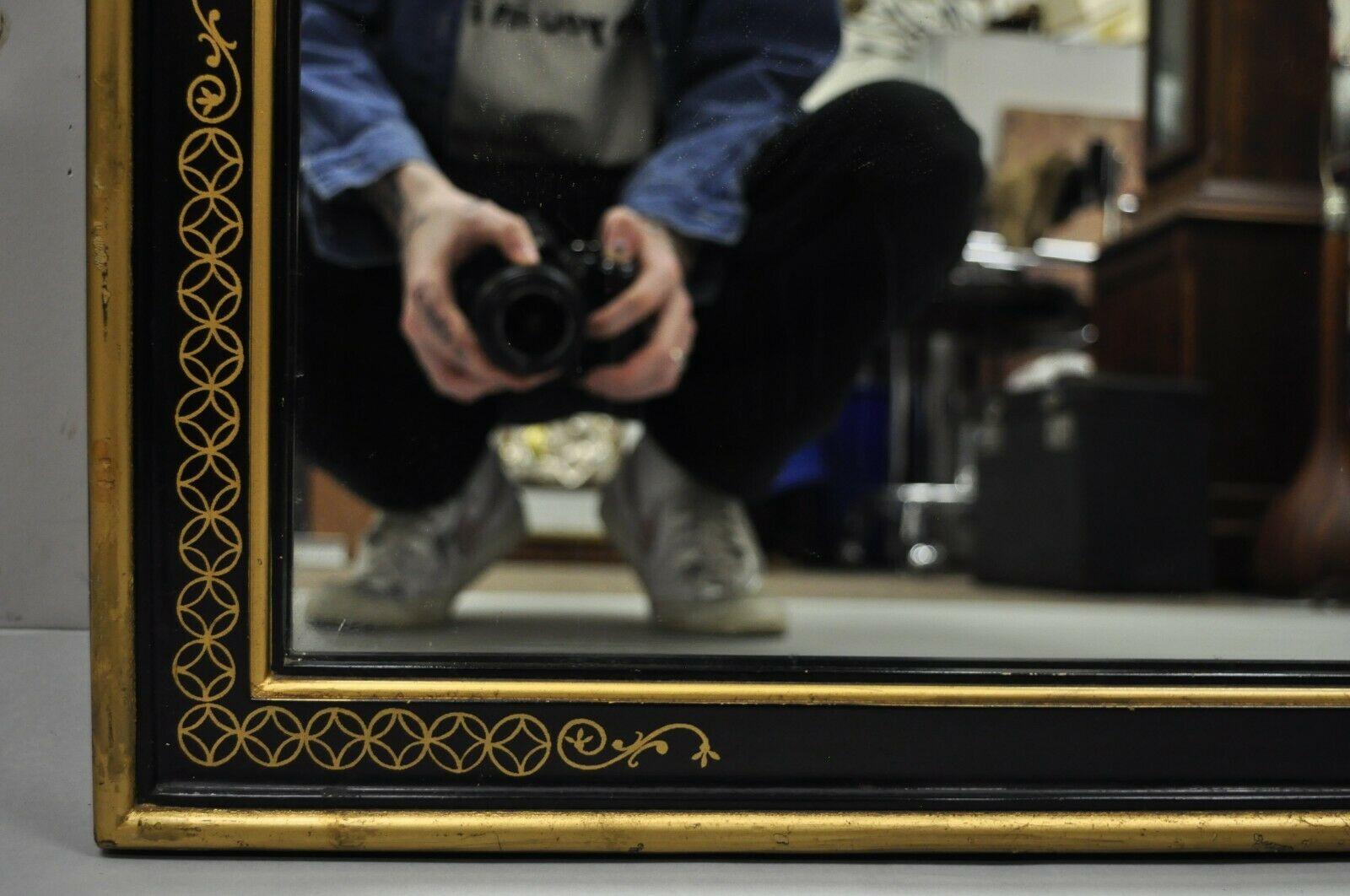Vintage Chinoiserie Drexel Et Cetera Style Black Gold Arch Wall Mirror In Good Condition For Sale In Philadelphia, PA