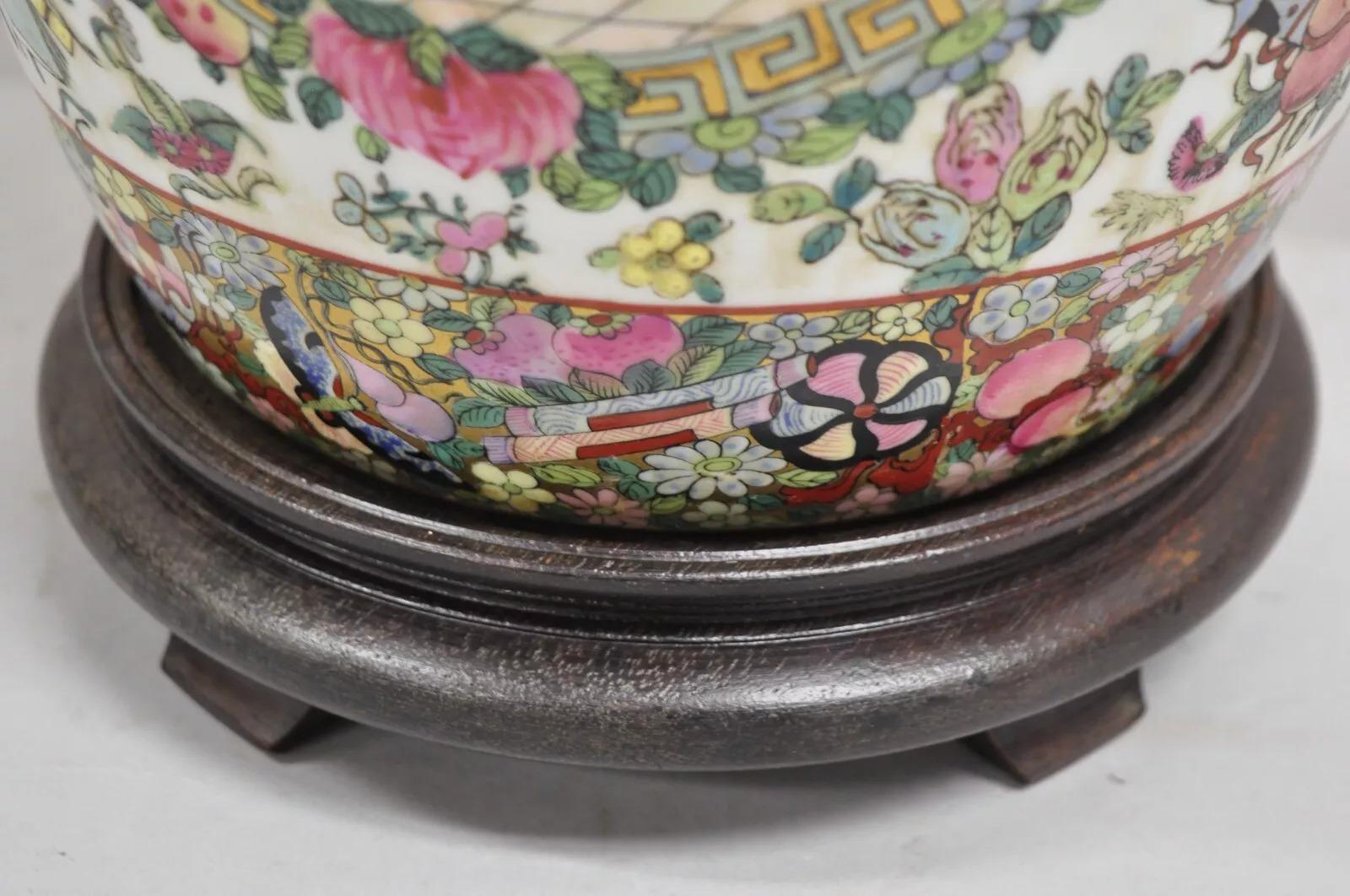 Vintage Chinoiserie Famille Rose Chinese Porcelain Asian Ginger Jar Table Lamp For Sale 1