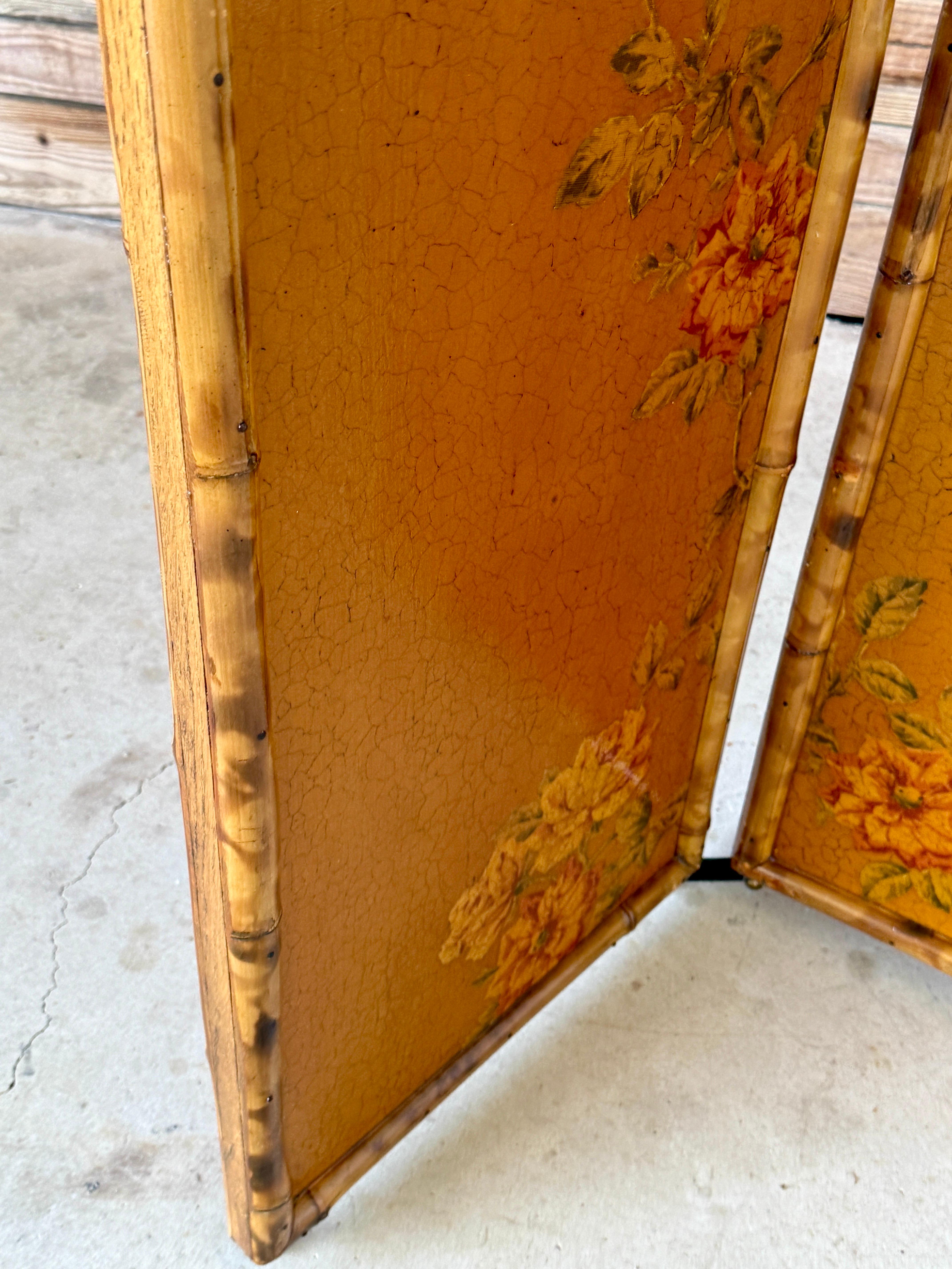 Vintage Chinoiserie Floral Three-Panel Bamboo Screen Room Divider With Cracked L For Sale 3