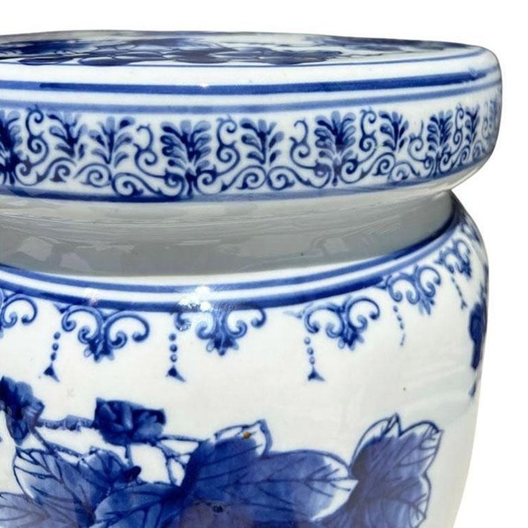 Taburete de jardín Vintage Chinoiserie Flow Cerámica Azul y Blanca Hong Kong en venta