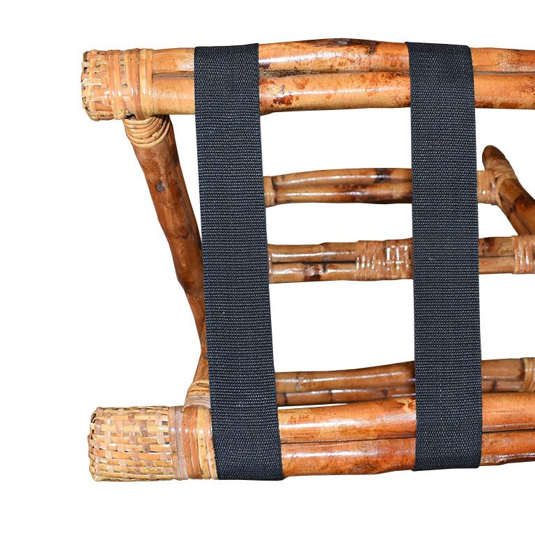 A pretty folding bamboo luggage rack perfect for use in a guest room, or for use as a tray table. 

Dimensions:
21