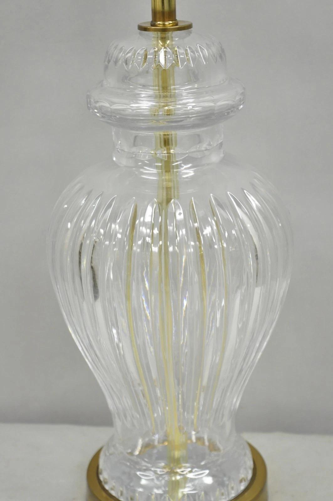 Vintage Chinoiserie French Leaded Crystal Glass Ginger Jar Brass Table Lamp In Good Condition For Sale In Philadelphia, PA