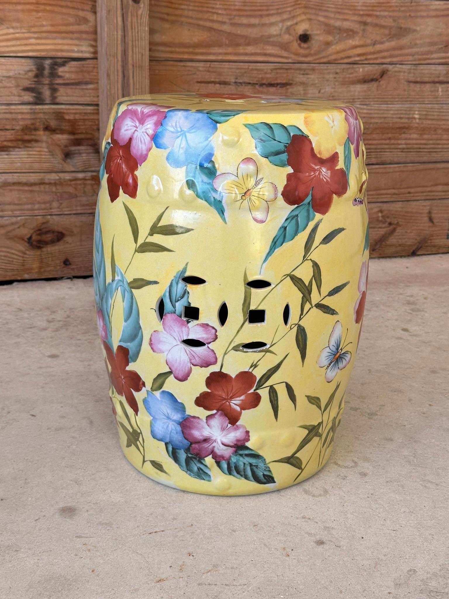 Fin du 20e siècle Tabouret de jardin chinoiserie vintage peint à la main et émaillé en vente