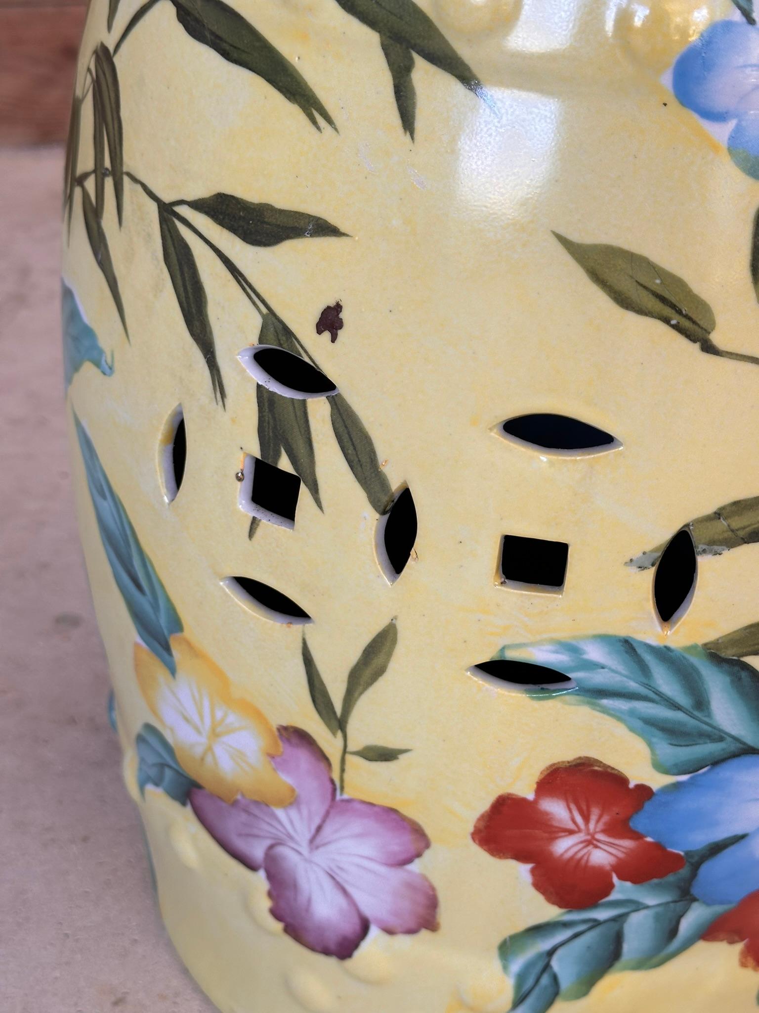 Tabouret de jardin chinoiserie vintage peint à la main et émaillé en vente 1