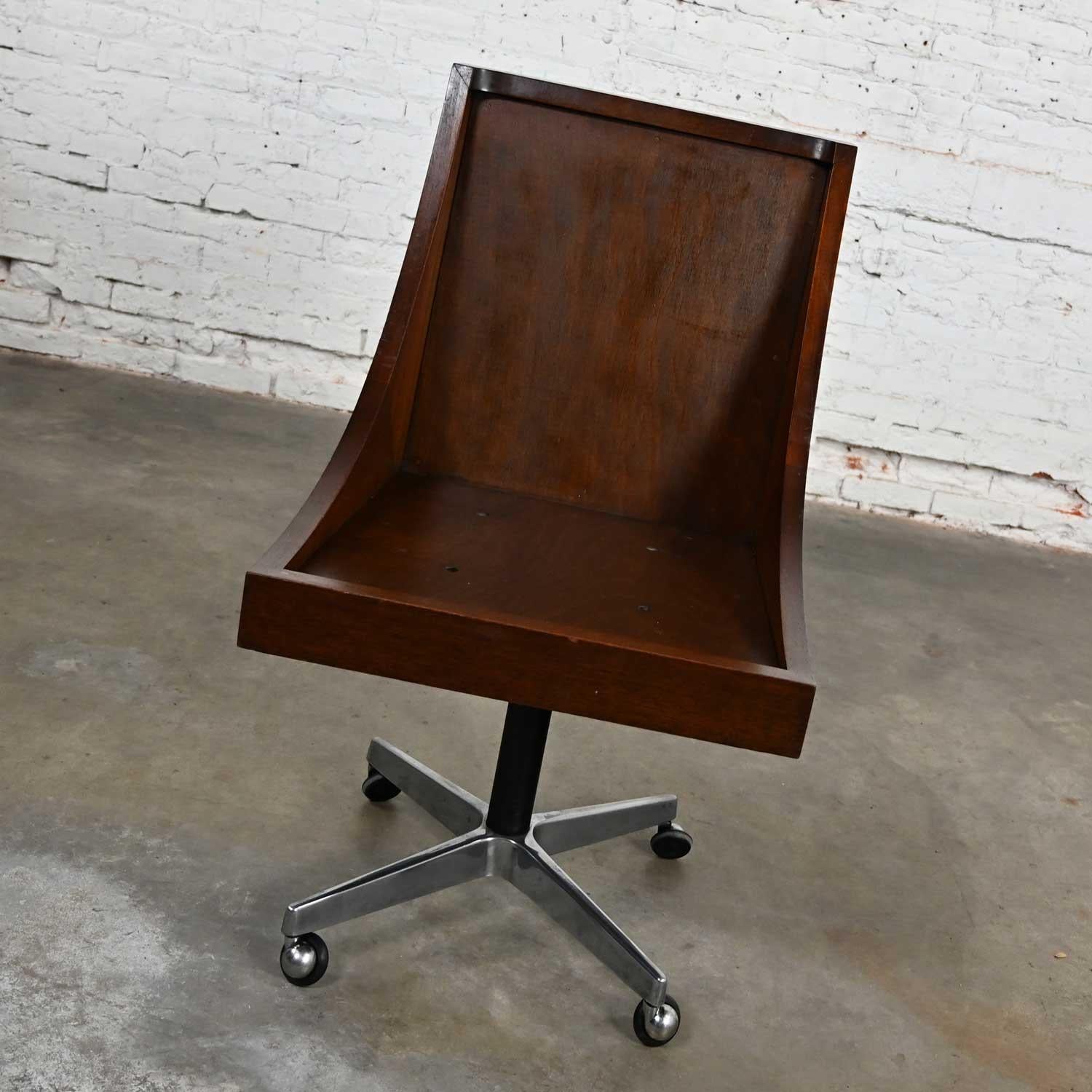 Vintage Chinoiserie Hand Carved Rosewood Rolling Desk Chair Bangkok Thailand For Sale 5