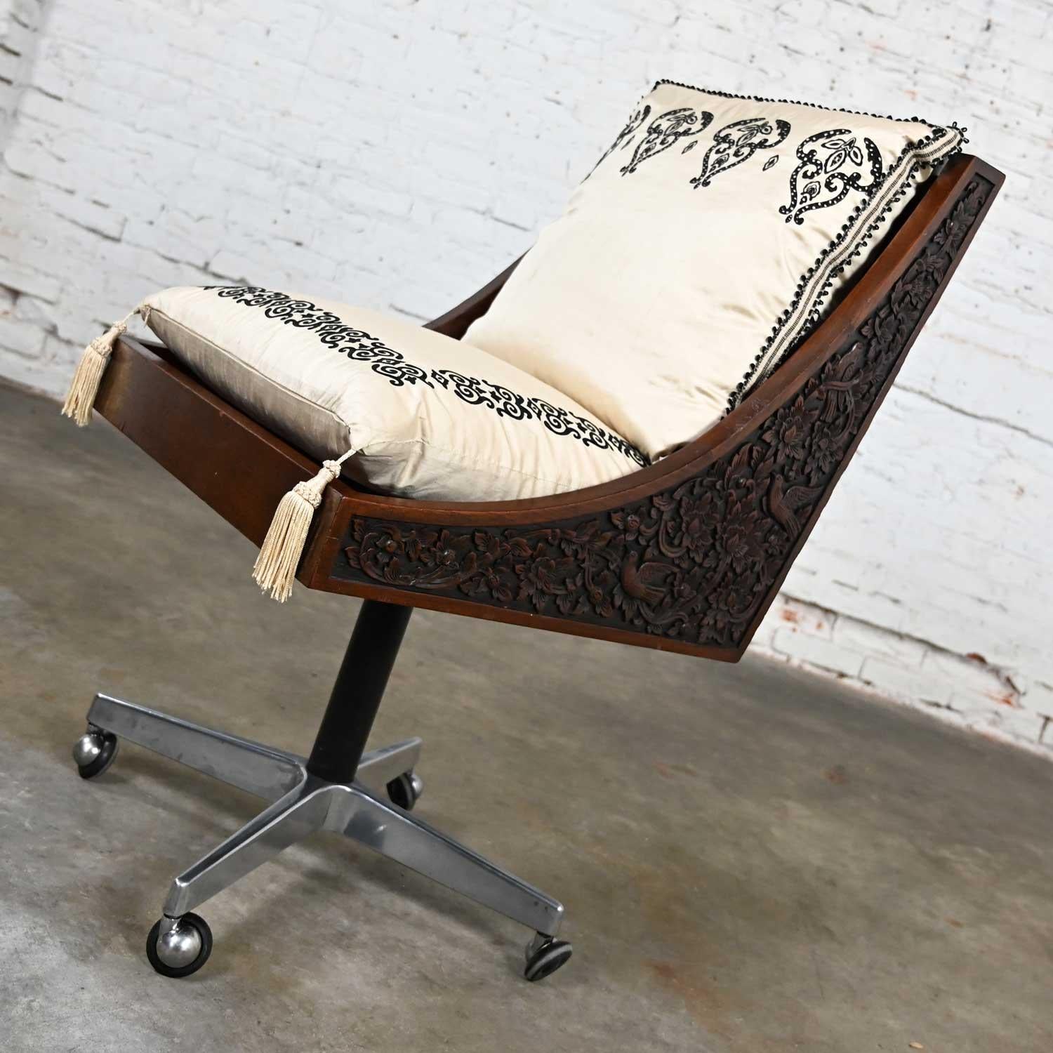 Chinoiseries Chaise de bureau vintage chinoiseries sculptée à la main en bois de rose Bangkok, Thaïlande en vente