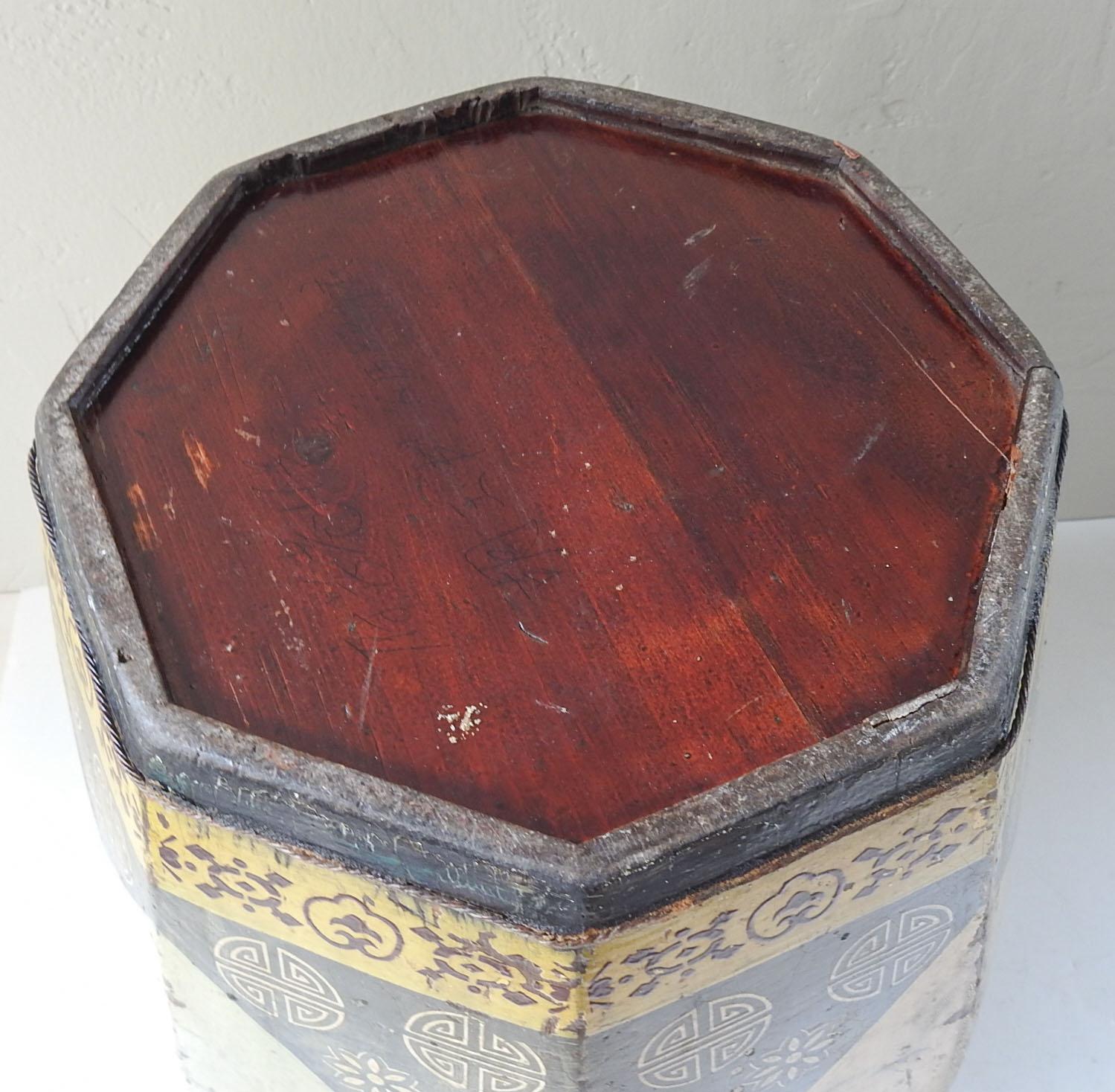 Vintage Chinoiserie Hand Painted Wood Lidded Stool Seat or Barrel For Sale 7