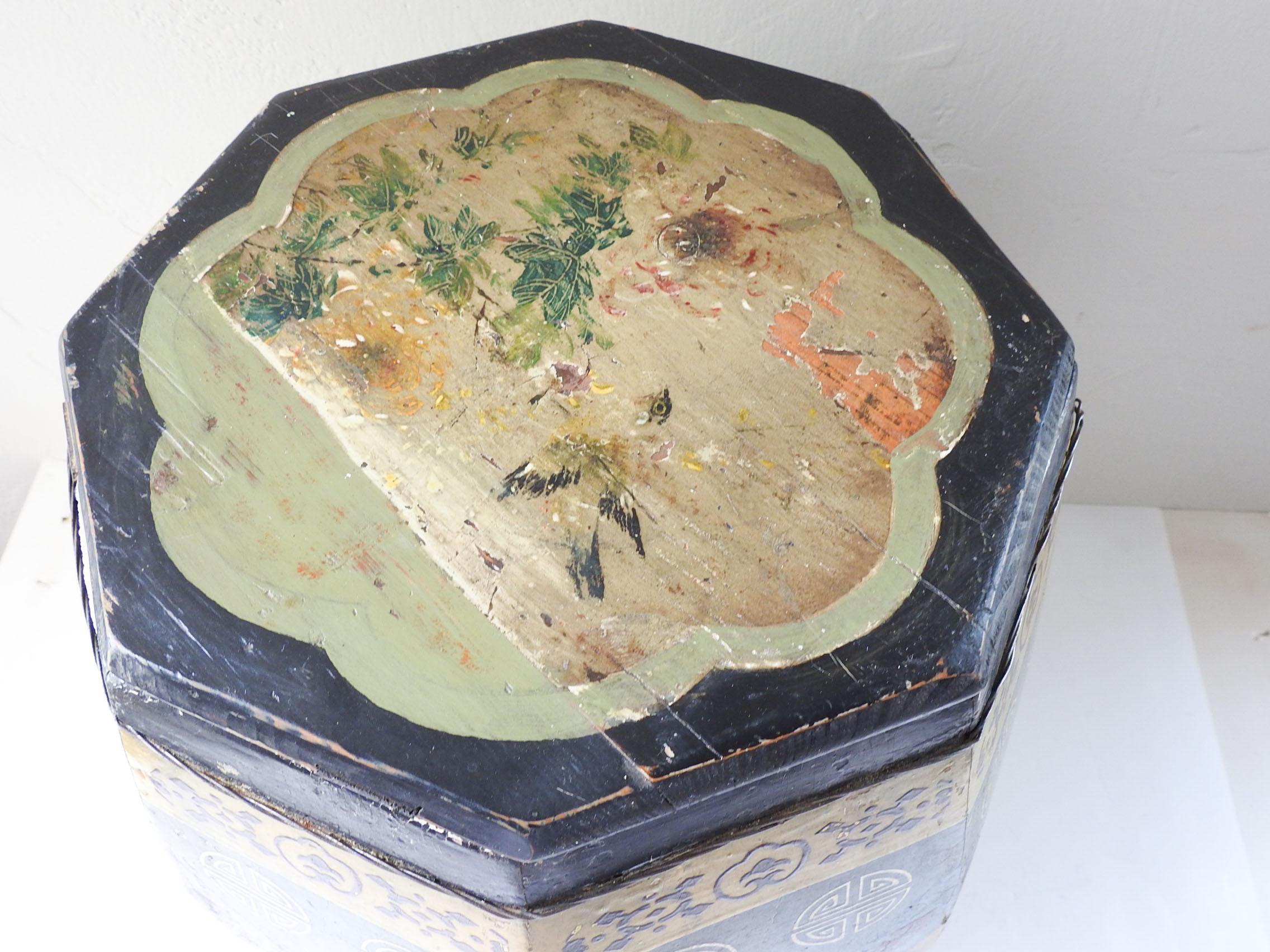 Chinese Vintage Chinoiserie Hand Painted Wood Lidded Stool Seat or Barrel For Sale
