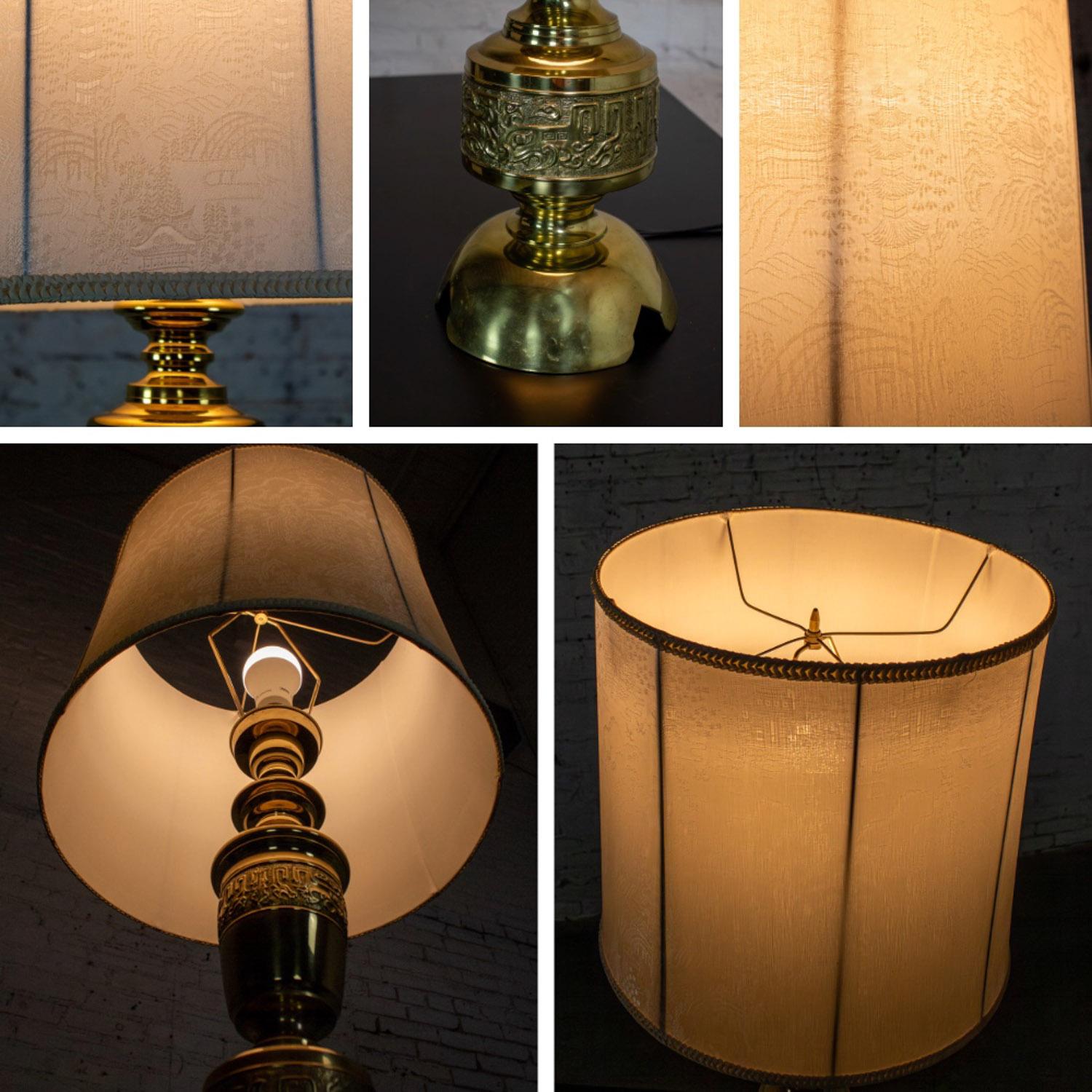 Lampe de table Vintage Chinoiserie Hollywood Regency en fonte de laiton avec abat-jour en damas en vente 7