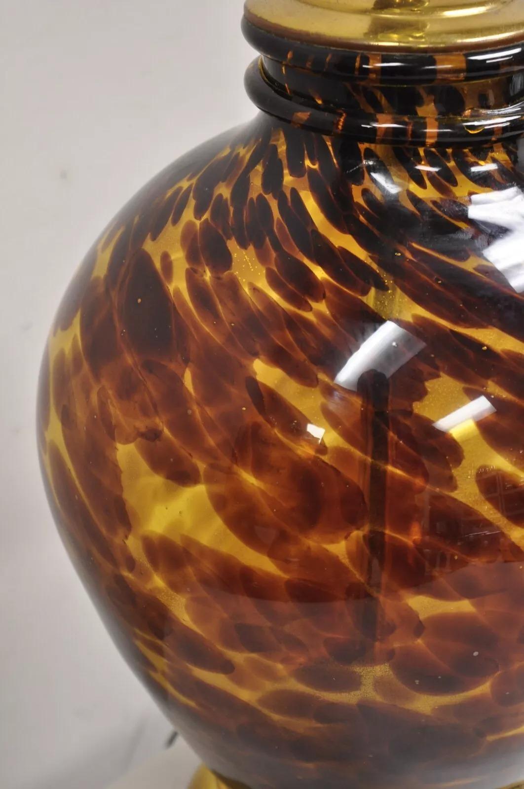 Vintage Chinoiserie Hollywood Regency Tortoise Shell Blown Glass Table Lamp In Good Condition For Sale In Philadelphia, PA