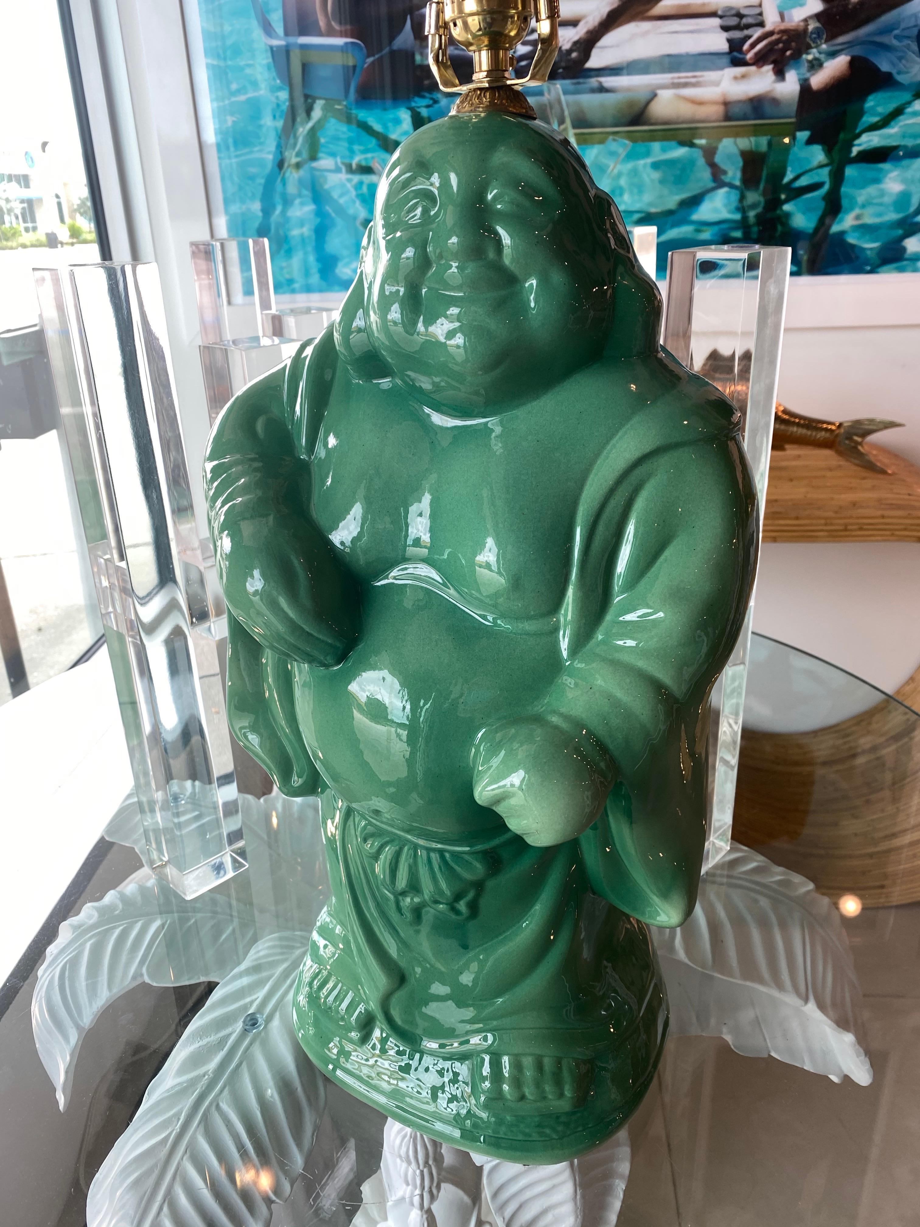 Lampe de bureau vintage chinoiseries en céramique vert jade et bouddha en laiton  en vente 4
