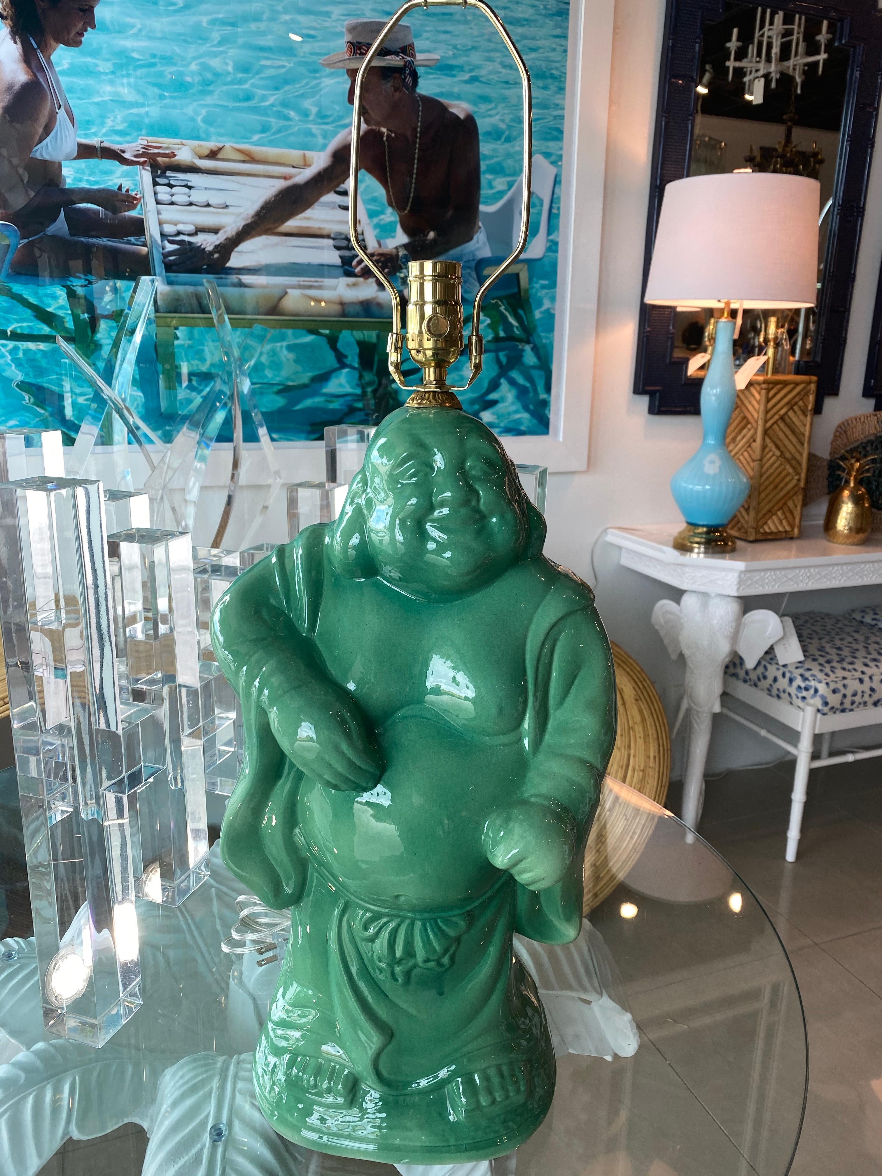Lampe de bureau vintage chinoiseries en céramique vert jade et bouddha en laiton  en vente 2