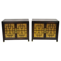 Comodino a 2 ante in stile cineseria vintage di James Mont di Century Pair