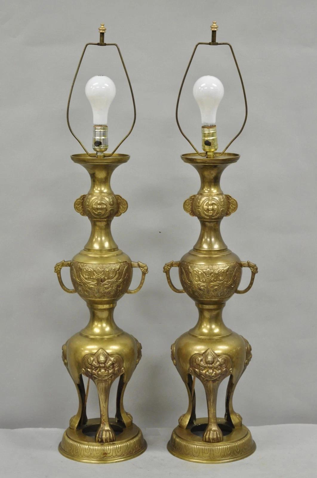 Vintage Chinoiserie James Mont Style Bronze Chinese Foo Dog Table Lamps (B) Pair For Sale 7