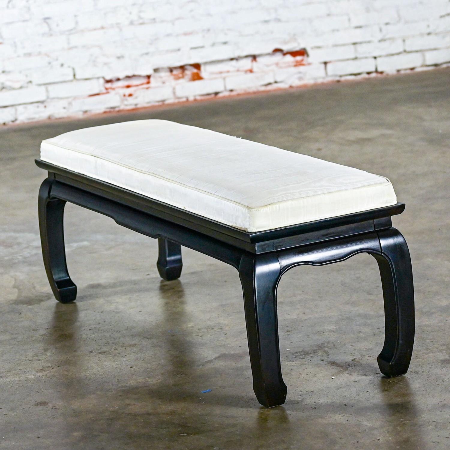 20ième siècle Banc vintage de style chinoiseries Ming de Raymond Sobota pour Century Furniture en vente
