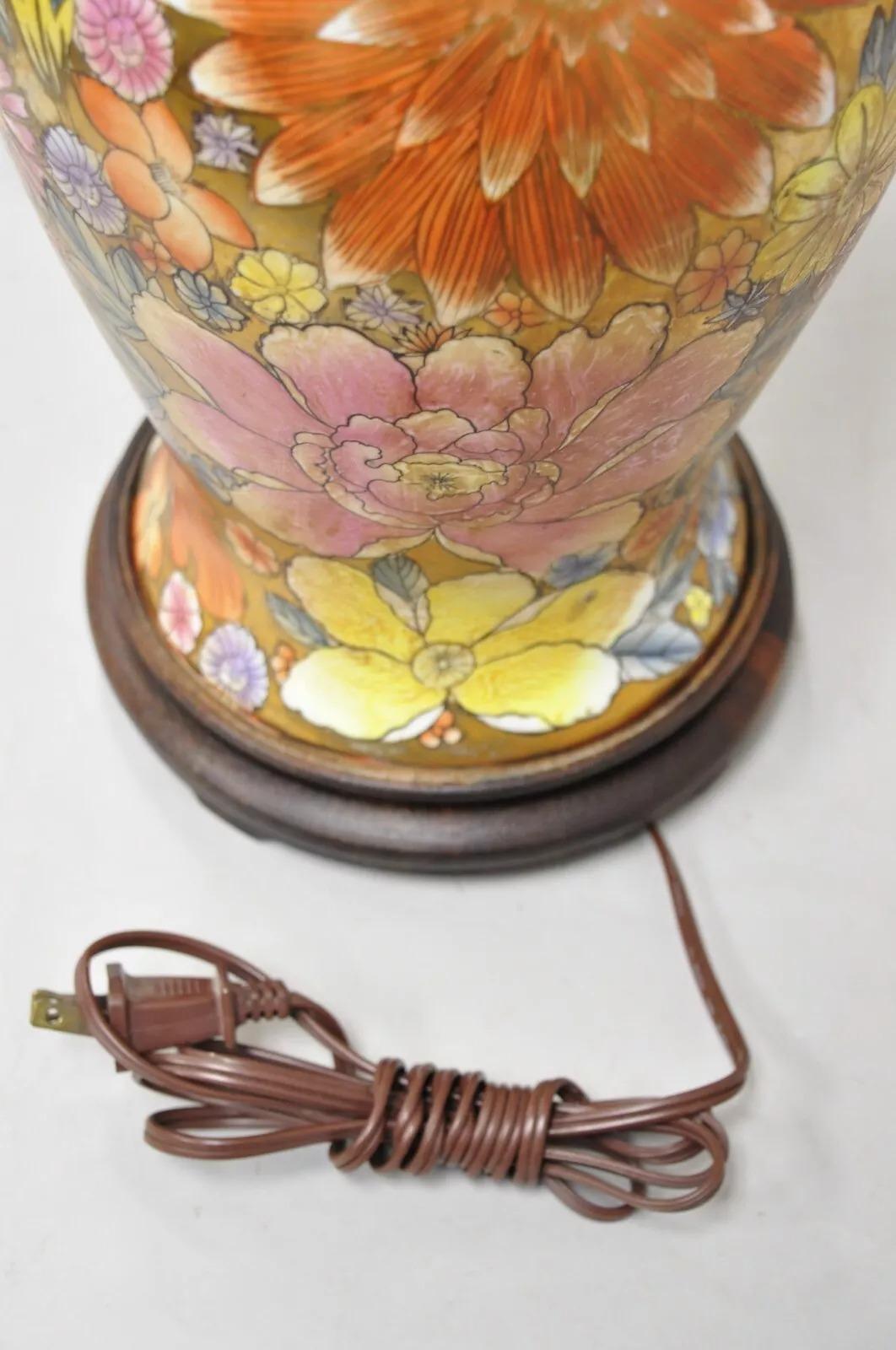 Lámpara de sobremesa Vintage Chinoiserie Perro Foo de porcelana naranja en venta 4
