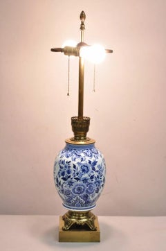 Vintage Chinoiserie Oriental Blue & White Brass & Porcelain Egg Table Lamp