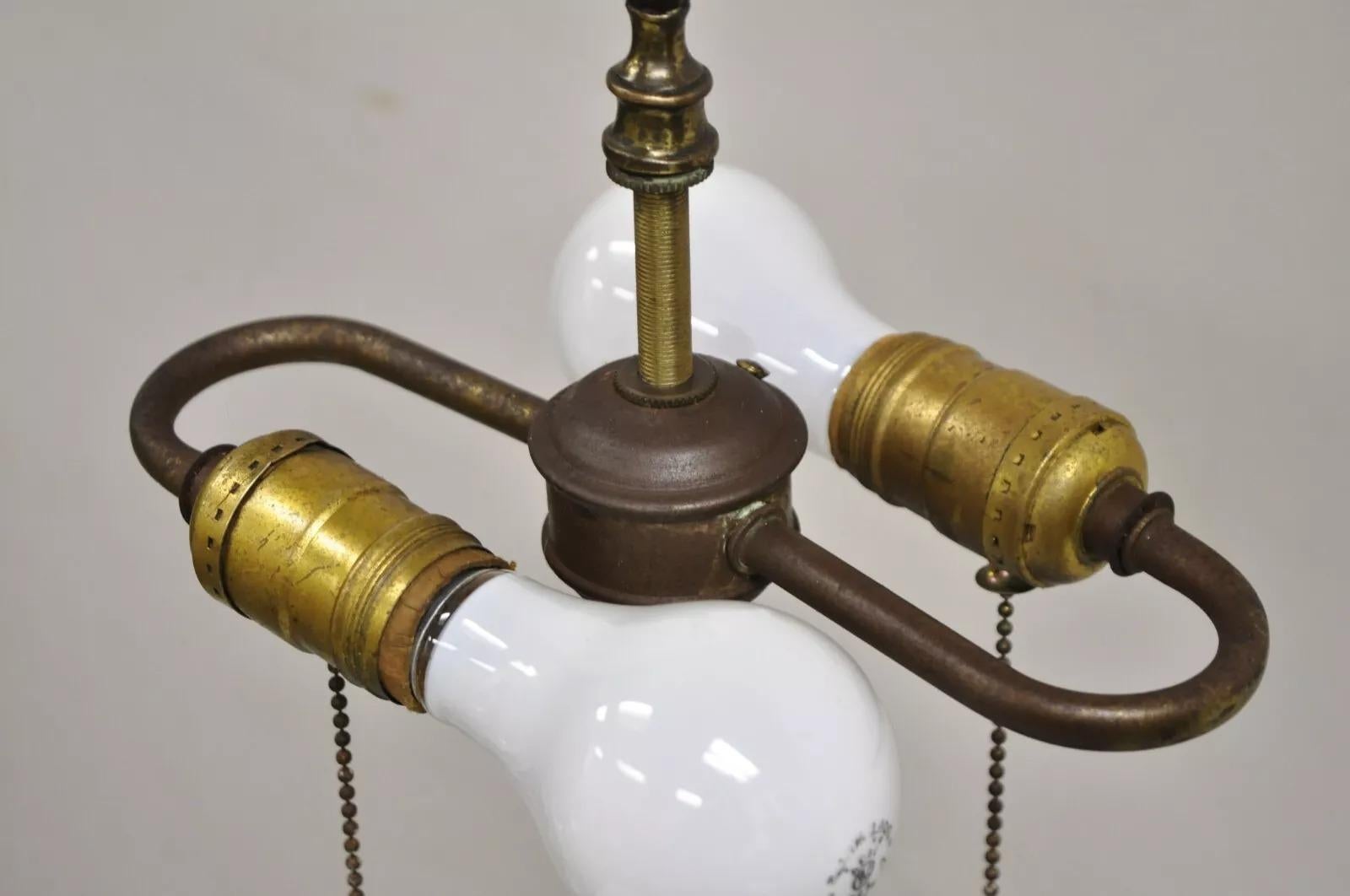 Vintage Chinoiserie Oriental Blue & White Brass & Porcelain Egg Table Lamp For Sale 2