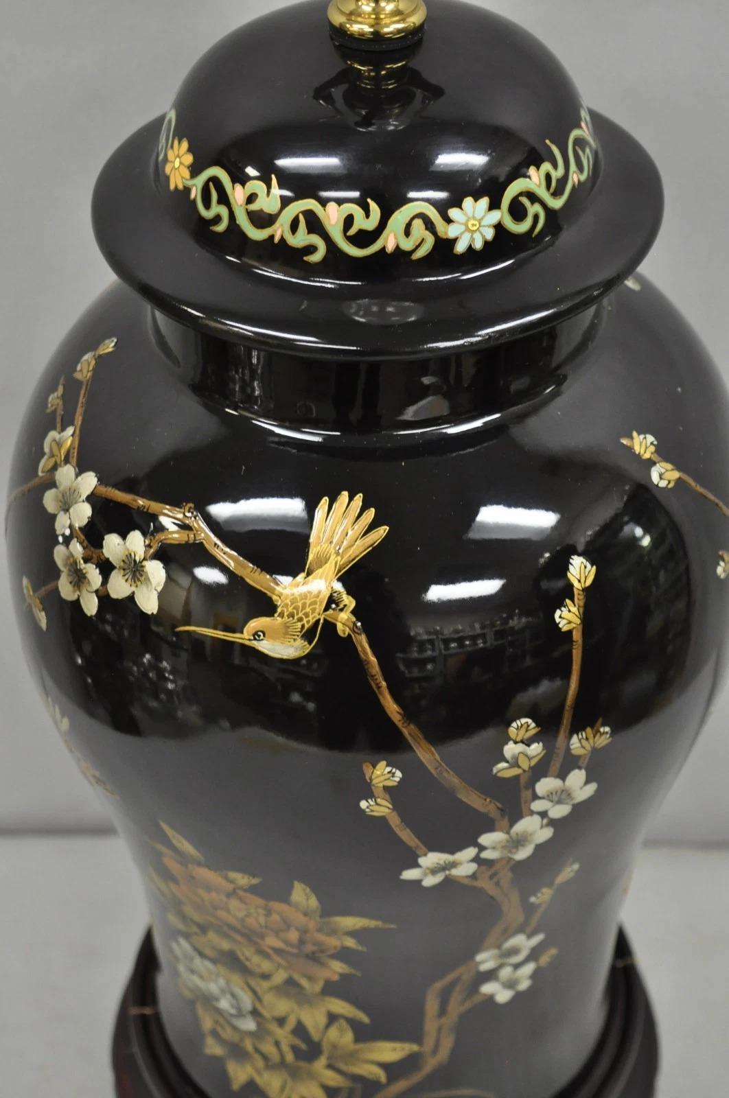 Vintage Chinoiserie Oriental Chinese Black Porcelain Large Ginger Jar Table Lamp In Good Condition For Sale In Philadelphia, PA