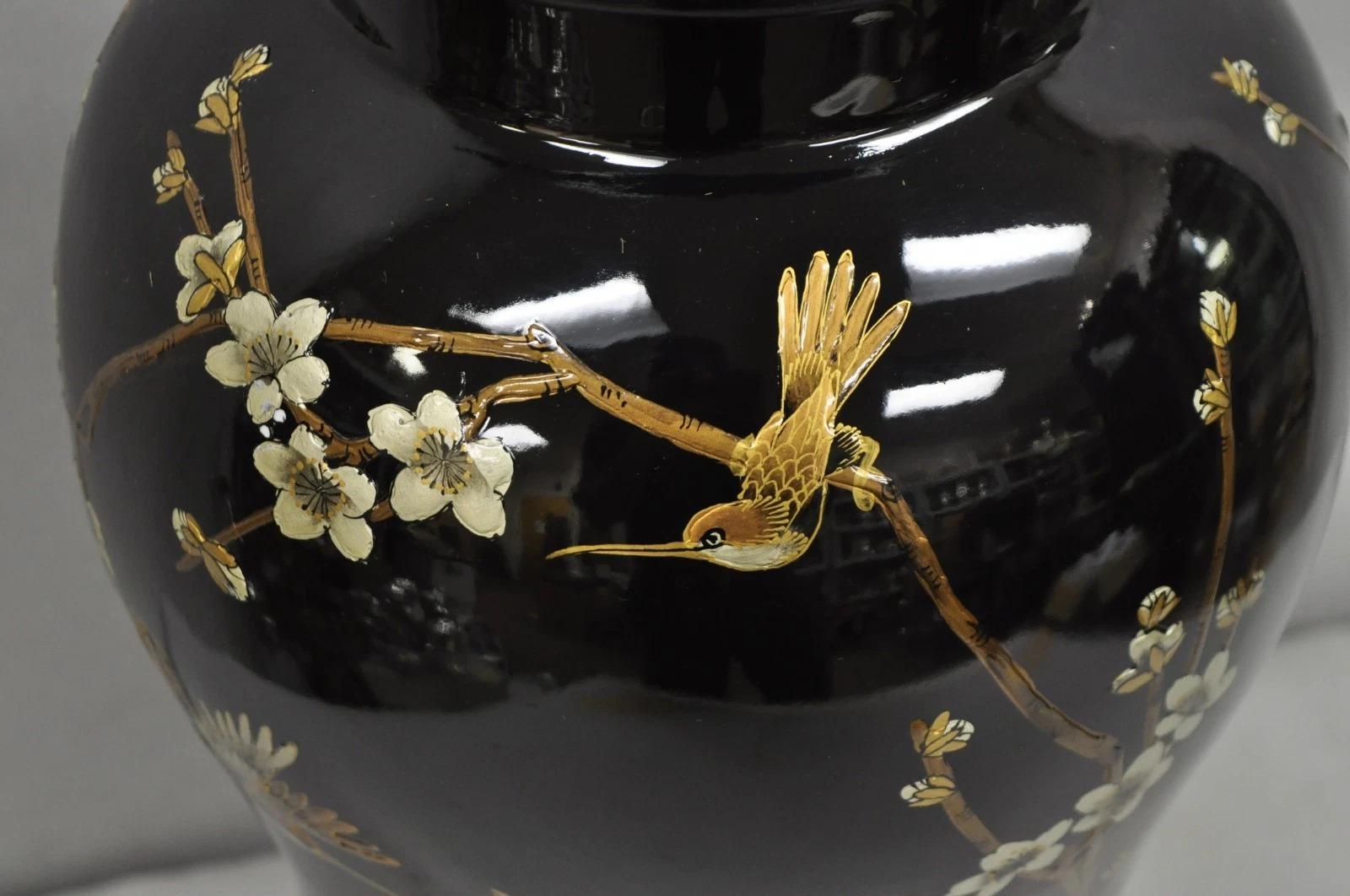 20th Century Vintage Chinoiserie Oriental Chinese Black Porcelain Large Ginger Jar Table Lamp For Sale