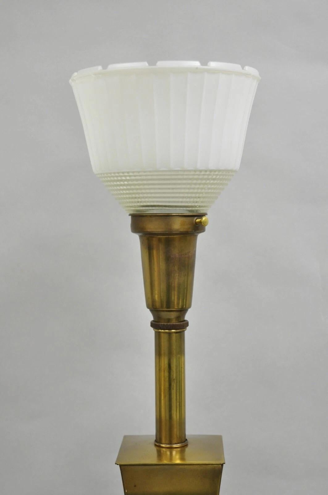 Vintage Chinoiserie Oriental Patinated Brass Jardiniere Table Lamp Attr. Chapman im Zustand „Gut“ im Angebot in Philadelphia, PA