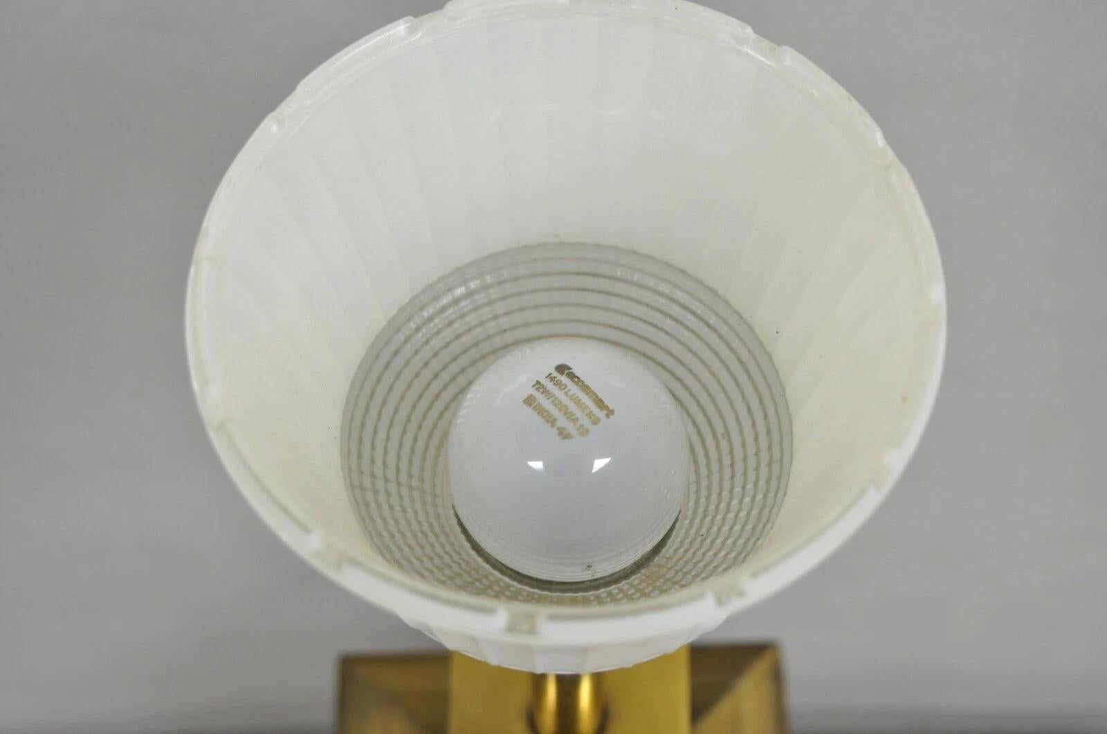 Vintage Chinoiserie Oriental Patinated Brass Jardiniere Table Lamp Attr. Chapman im Angebot 2