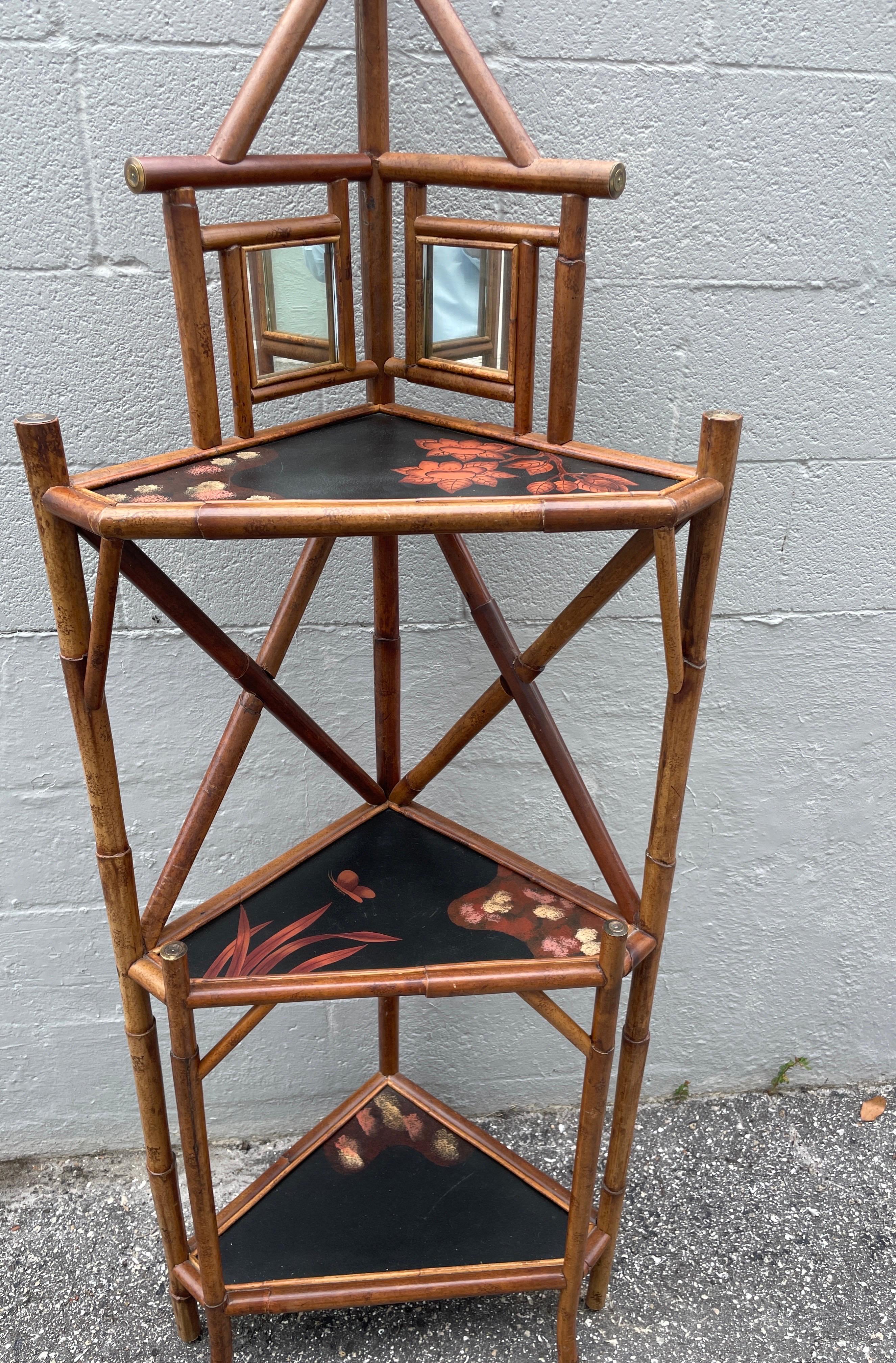 Scaffale angolare in stile pagoda in stile cineseria vintage in vendita 4