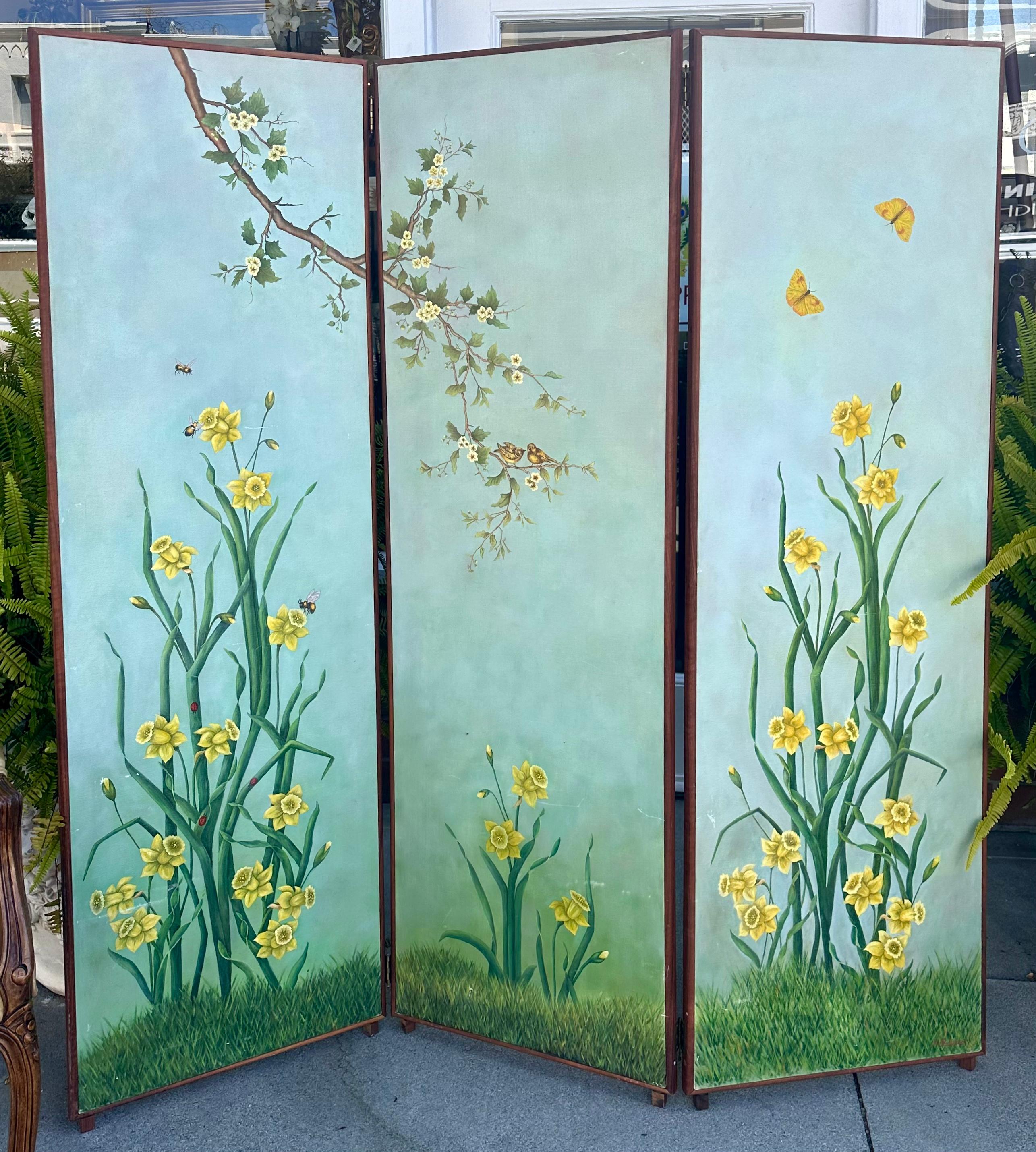Vintage Chinoiserie Painted Scenic Floor Screen Room Divider For Sale 1