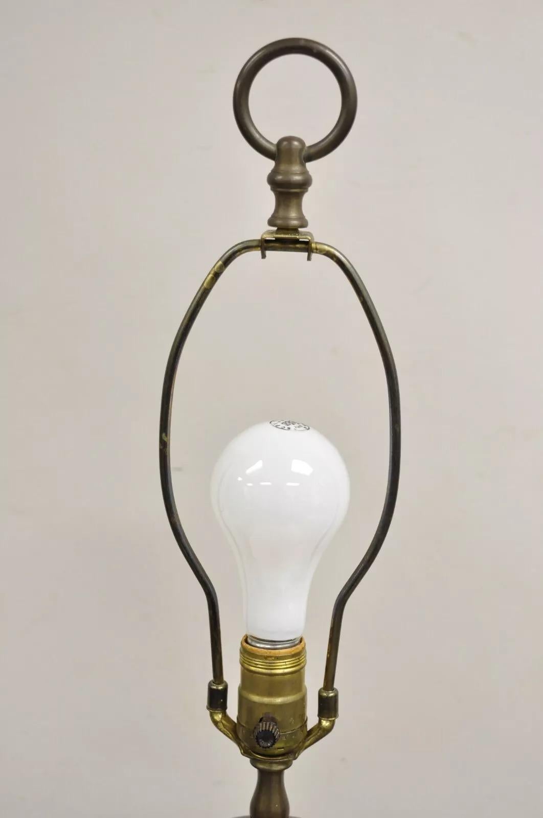 Quadratische Chinoiserie- Jardiniere-Tischlampe aus patiniertem Messing, Wildholz, Vintage im Angebot 1