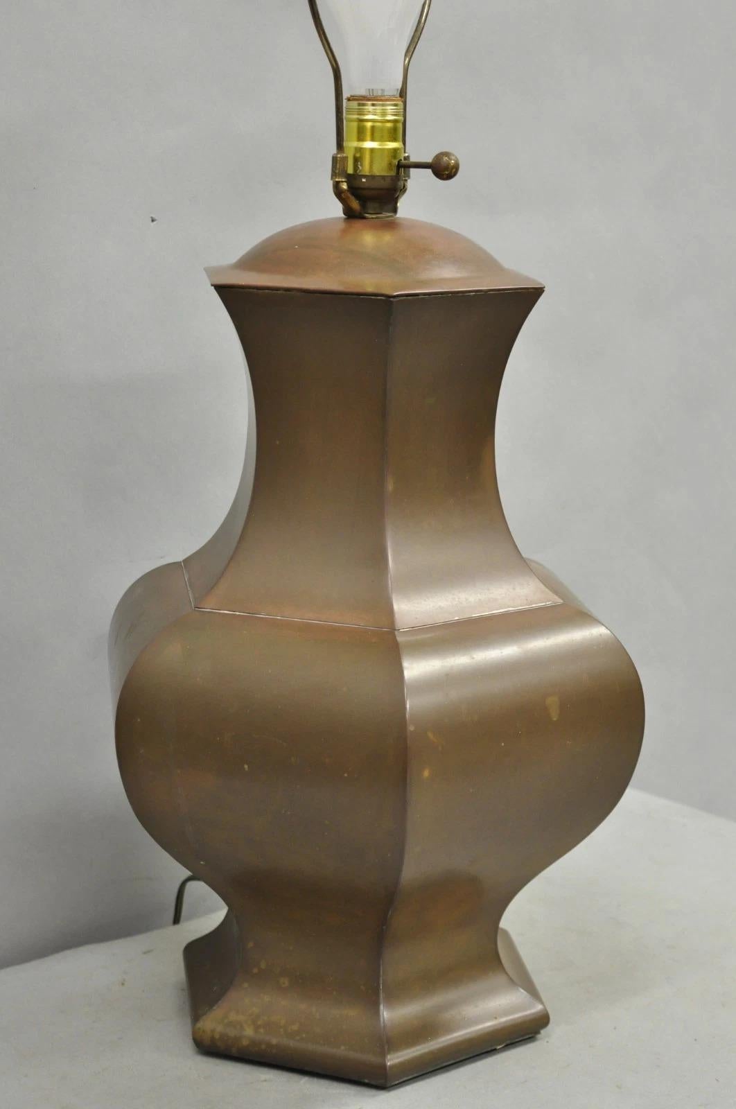 Vintage Chinoiserie Cuivre patiné Hexagonal Oriental Ginger Jar Table Lamp en vente 5