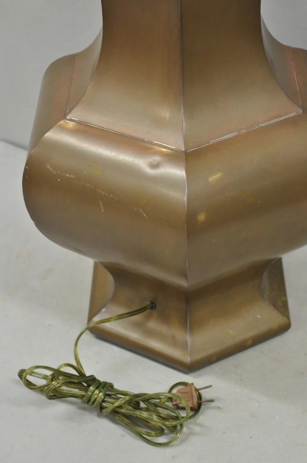 Vintage Chinoiserie Cuivre patiné Hexagonal Oriental Ginger Jar Table Lamp en vente 3